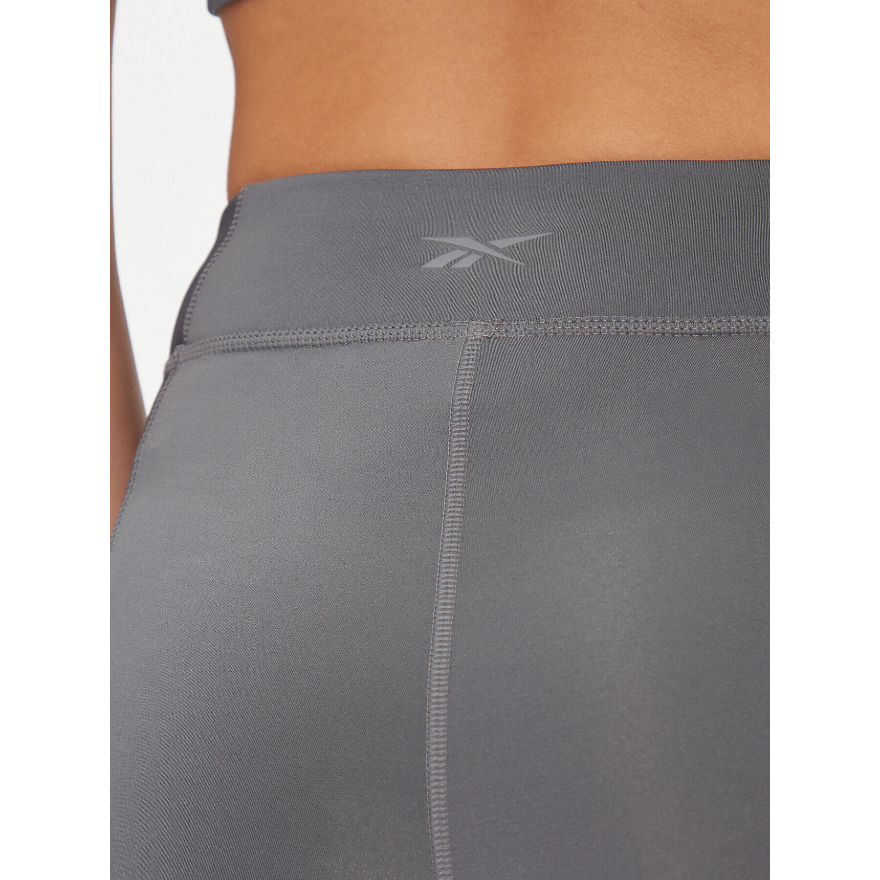 Reebok Спортни шорти Yoga Performance IM4040 Сив Tight Fit - Pepit.bg
