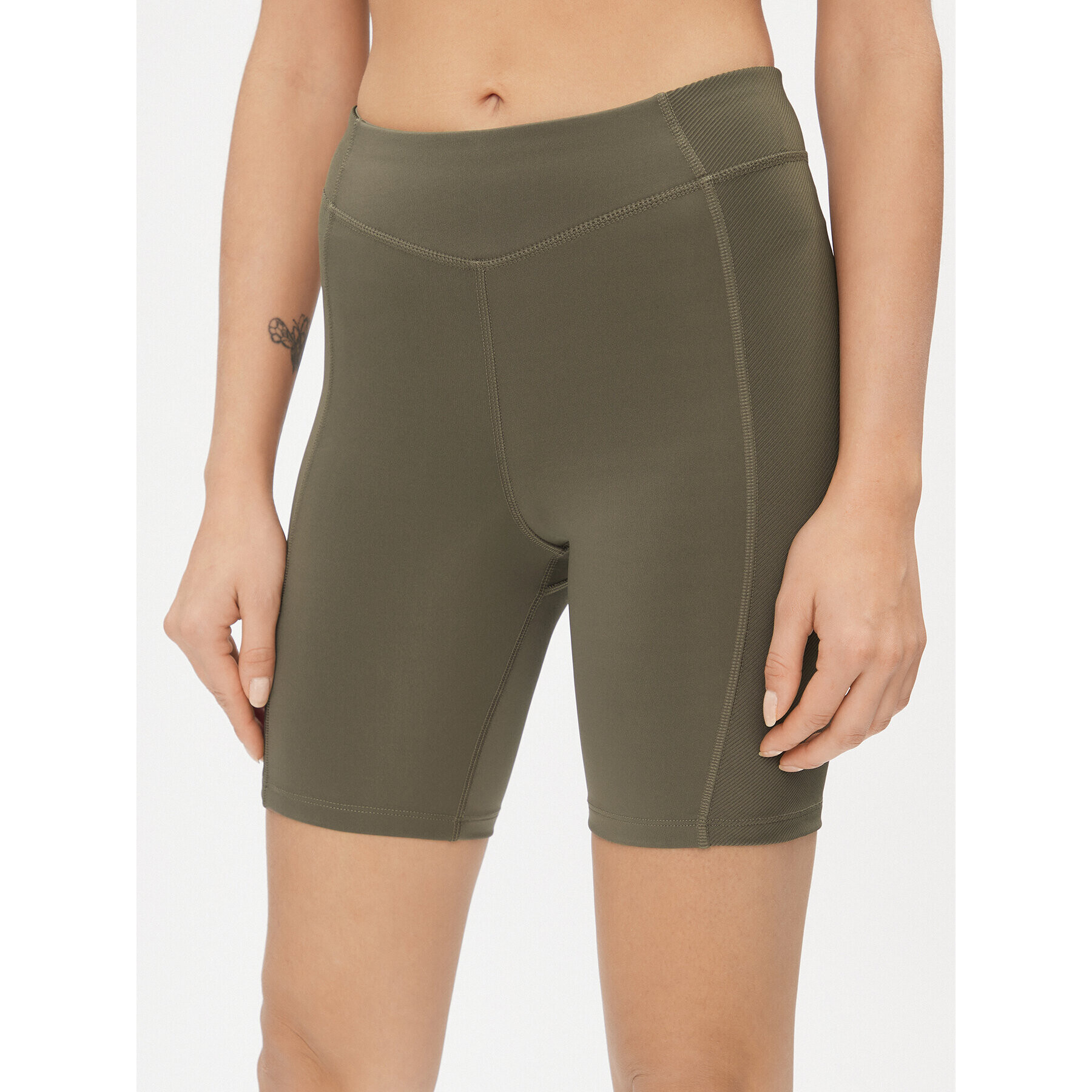 Reebok Спортни шорти Yoga Performance IM4041 Зелен Tight Fit - Pepit.bg