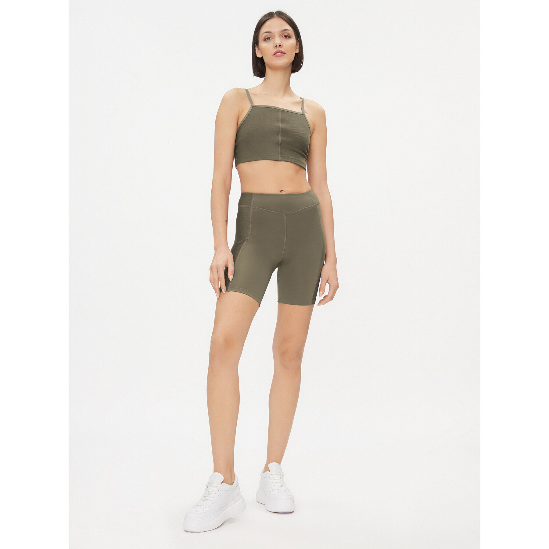 Reebok Спортни шорти Yoga Performance IM4041 Зелен Tight Fit - Pepit.bg