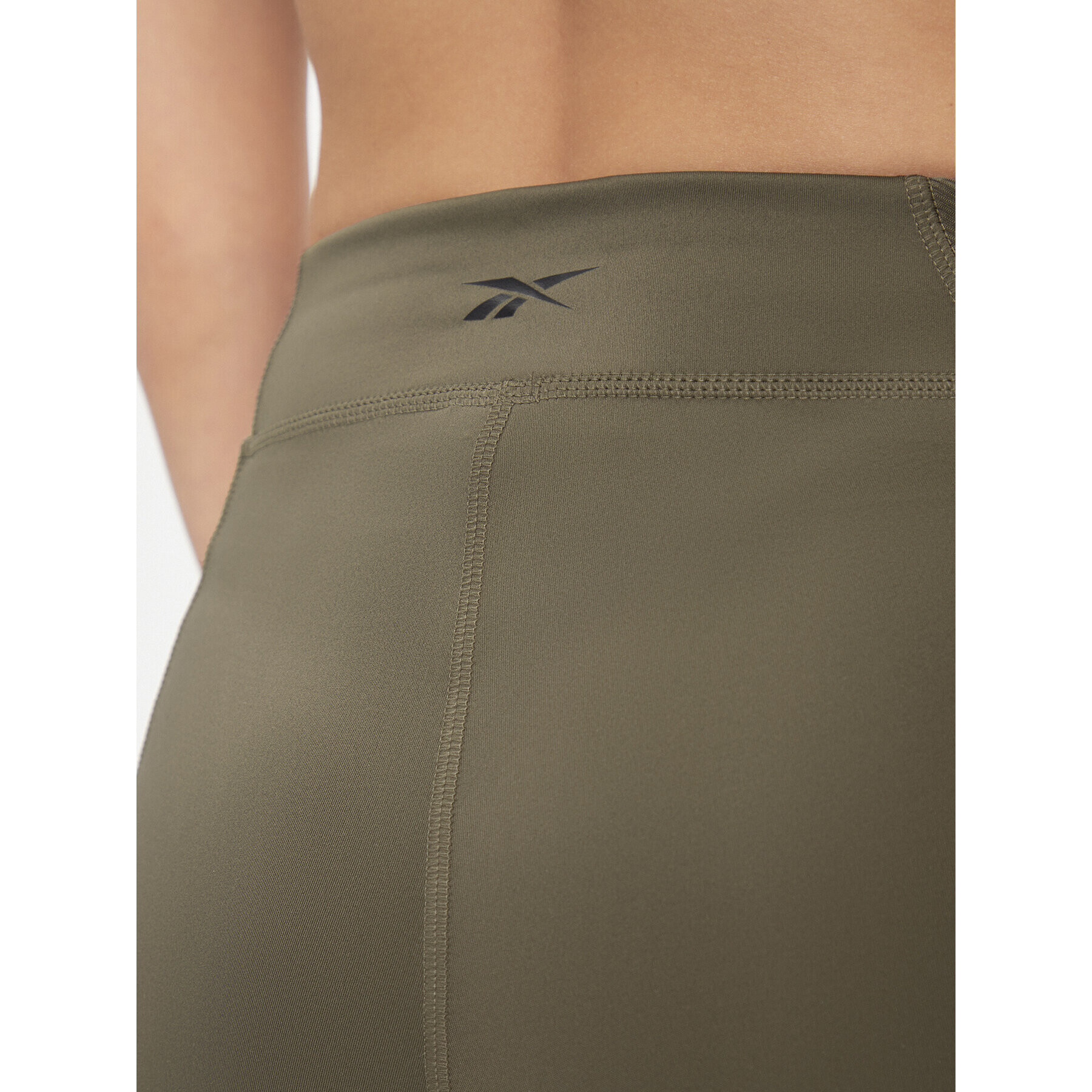 Reebok Спортни шорти Yoga Performance IM4041 Зелен Tight Fit - Pepit.bg