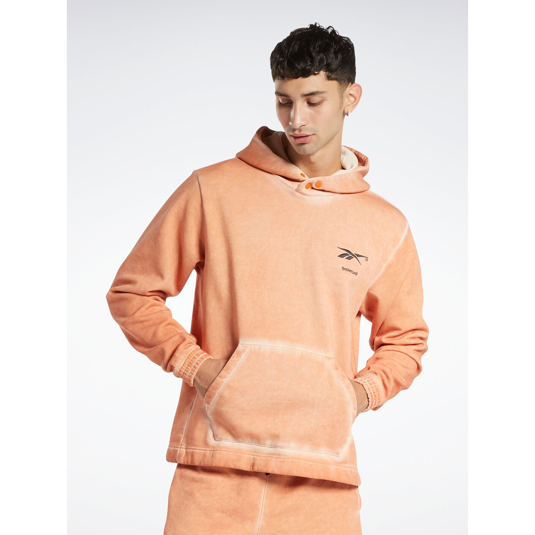 Reebok Суитшърт Basketball Court Top Bi-Dye Fleece Hoodie HM4092 Оранжев Regular Fit - Pepit.bg