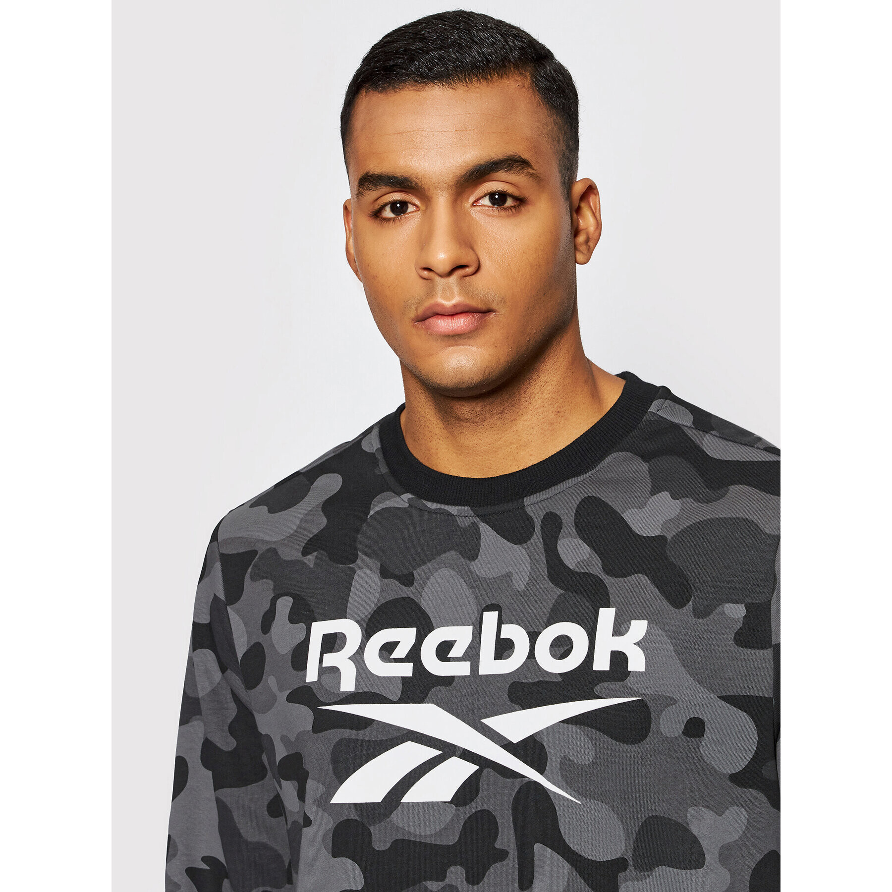 Reebok Суитшърт Camo HA6314 Сив Regular Fit - Pepit.bg