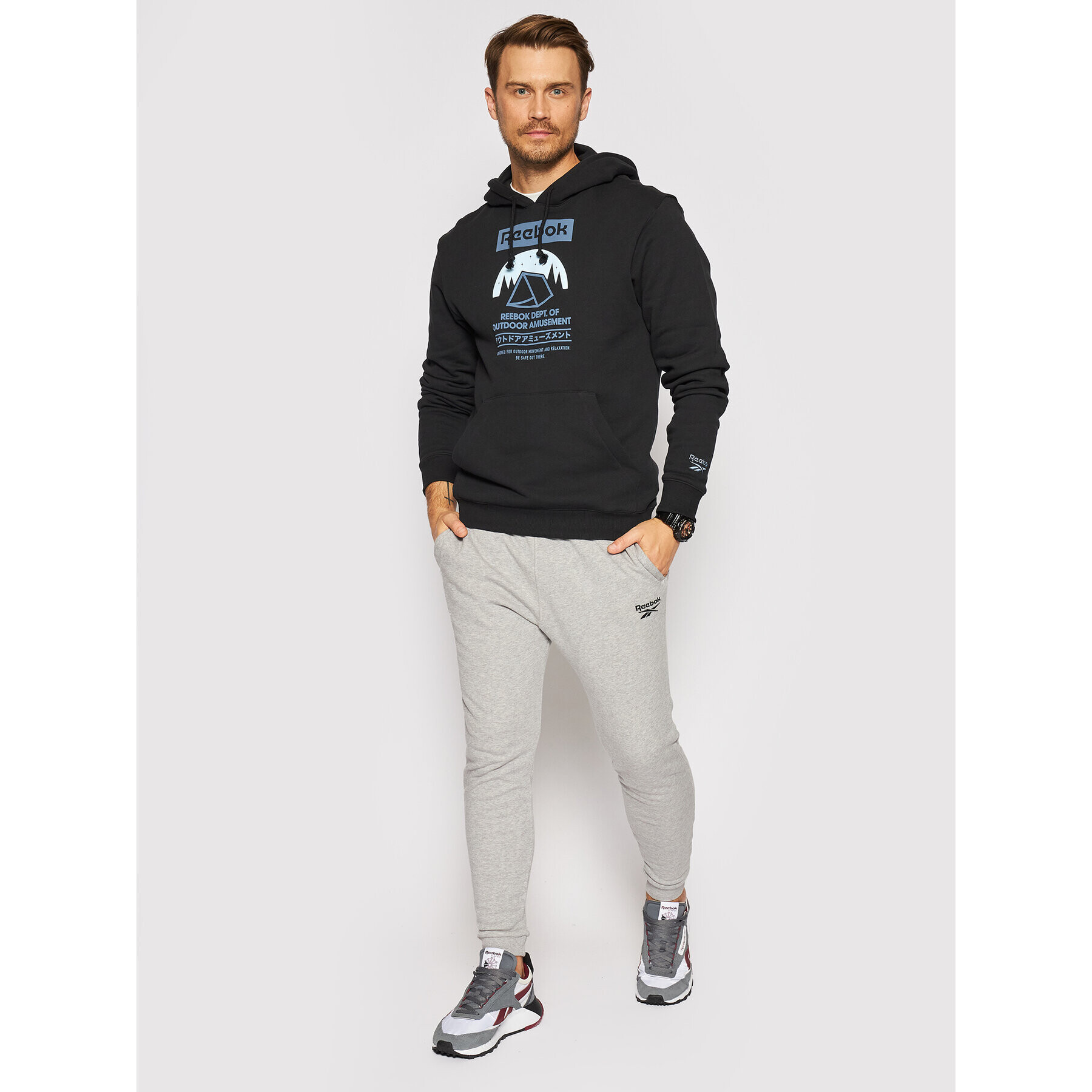 Reebok Суитшърт Camping Graphic GS4191 Черен Relaxed Fit - Pepit.bg