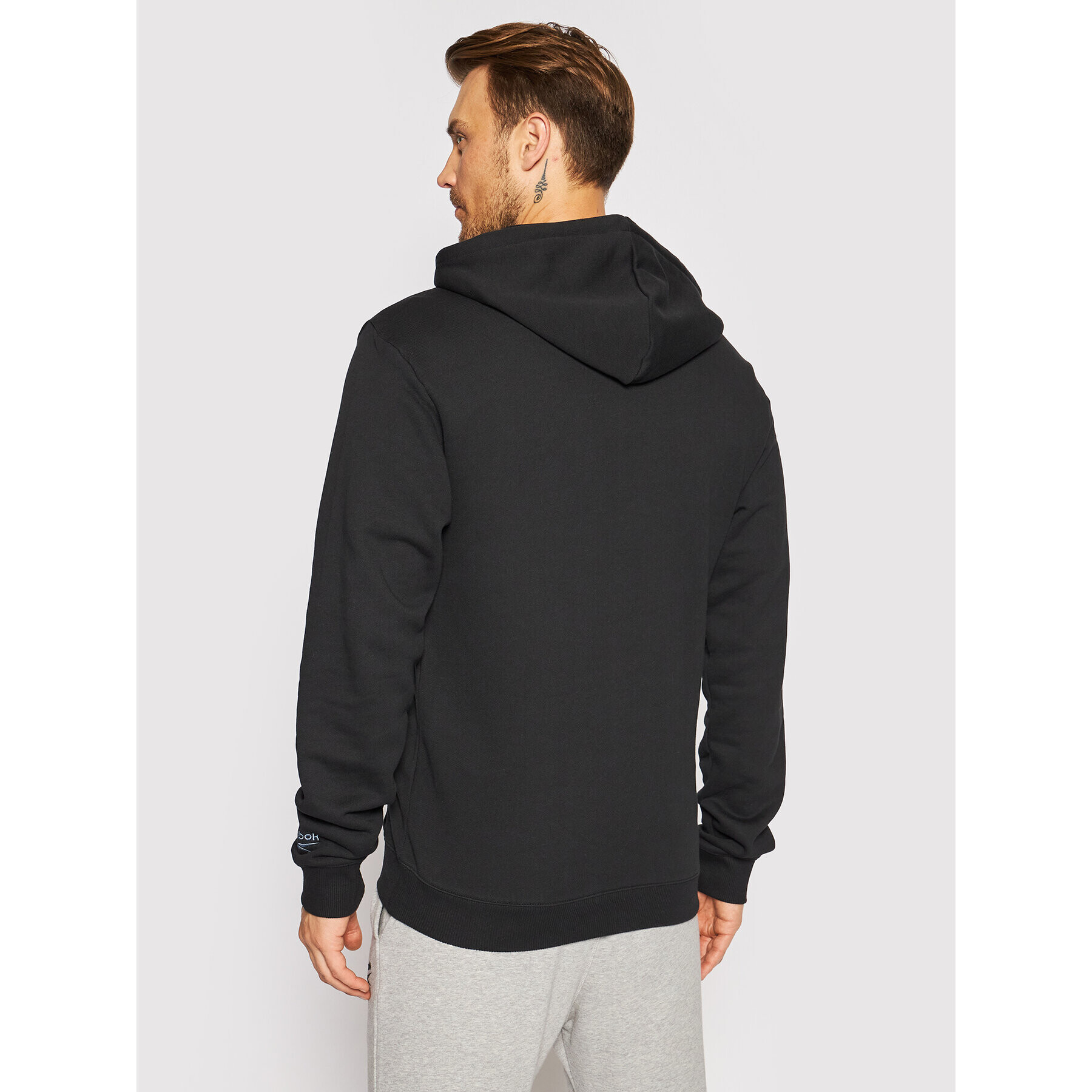 Reebok Суитшърт Camping Graphic GS4191 Черен Relaxed Fit - Pepit.bg