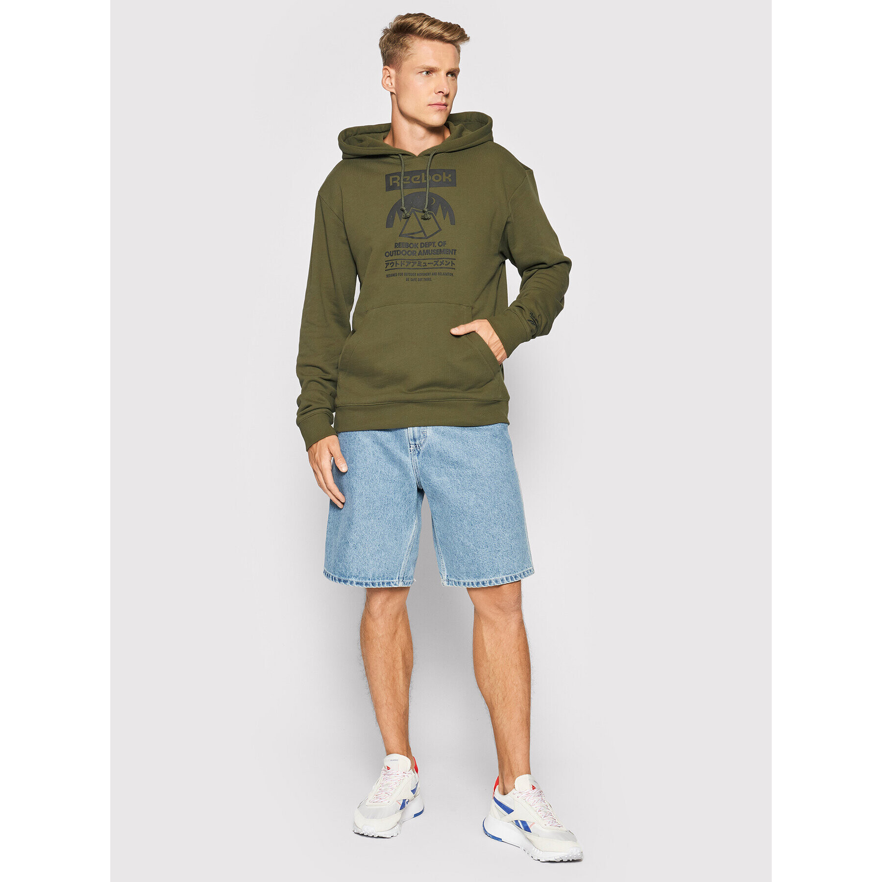 Reebok Суитшърт Cl Camping Graphic Hoodie GS4194 Зелен Relaxed Fit - Pepit.bg