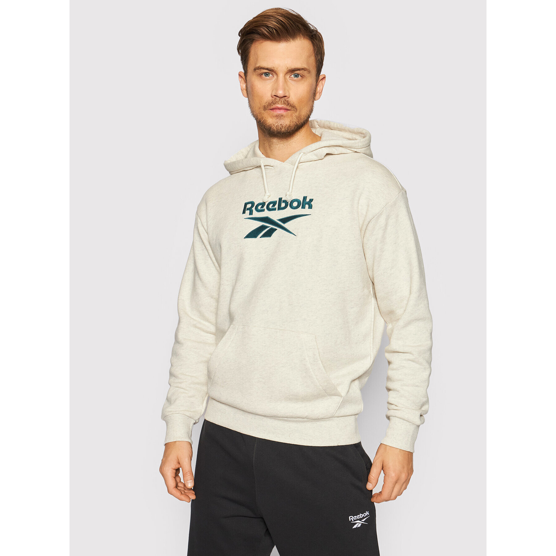 Reebok Суитшърт Classics Foundation Vector GS9147 Сив Oversize - Pepit.bg