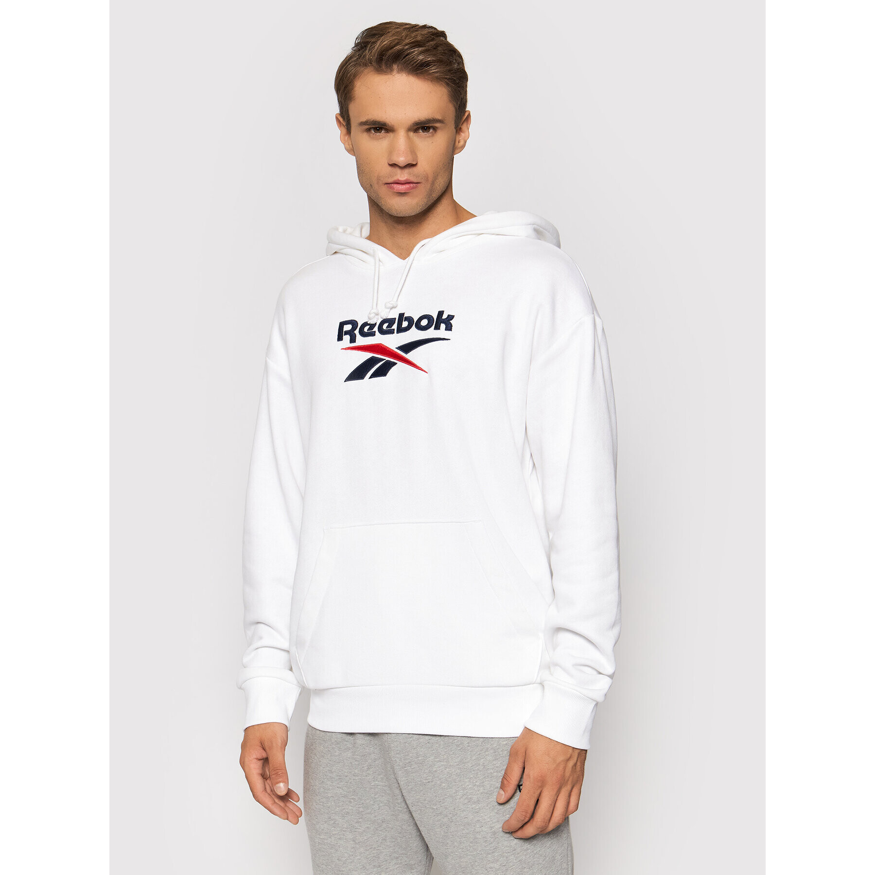 Reebok Суитшърт Classics Foundation Vector GS9149 Бял Oversize - Pepit.bg