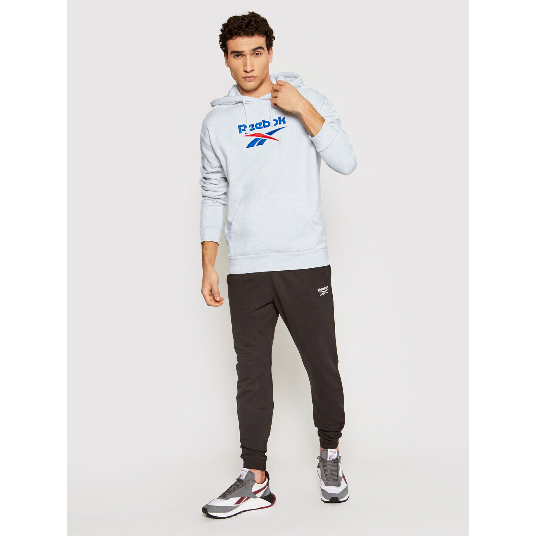 Reebok Суитшърт Classics Foundation Vector GU3874 Сив Oversize - Pepit.bg