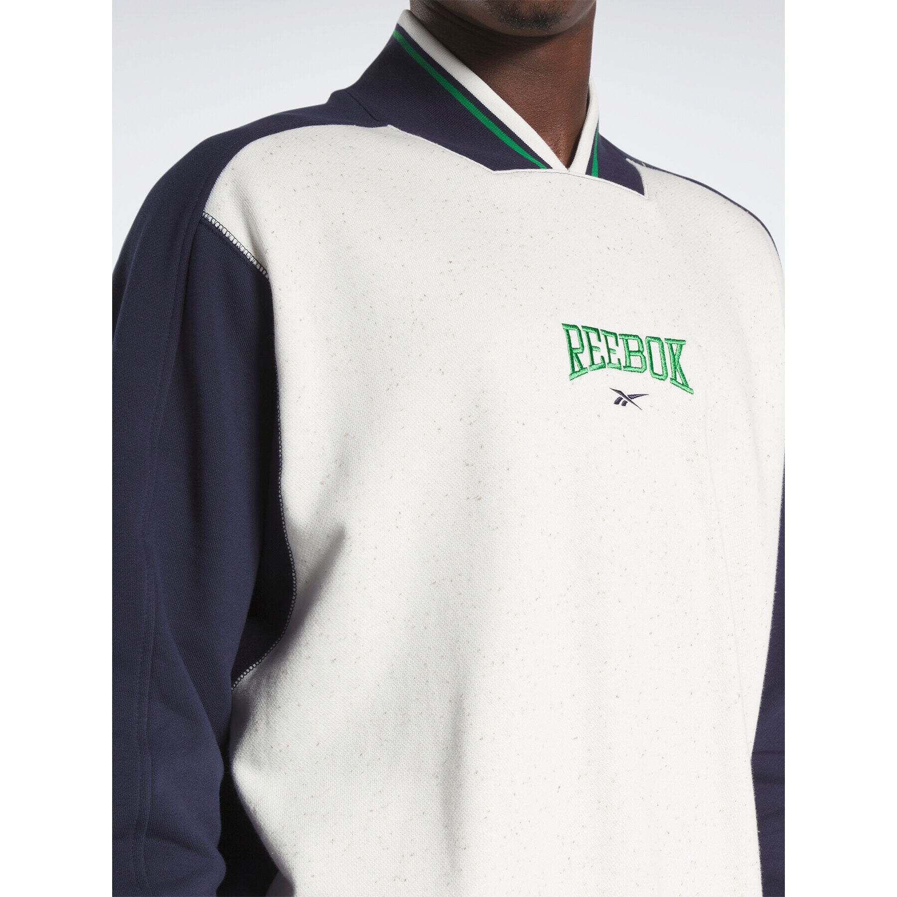 Reebok Суитшърт Classics Varsity Crew Sweatshirt HZ9805 Екрю - Pepit.bg