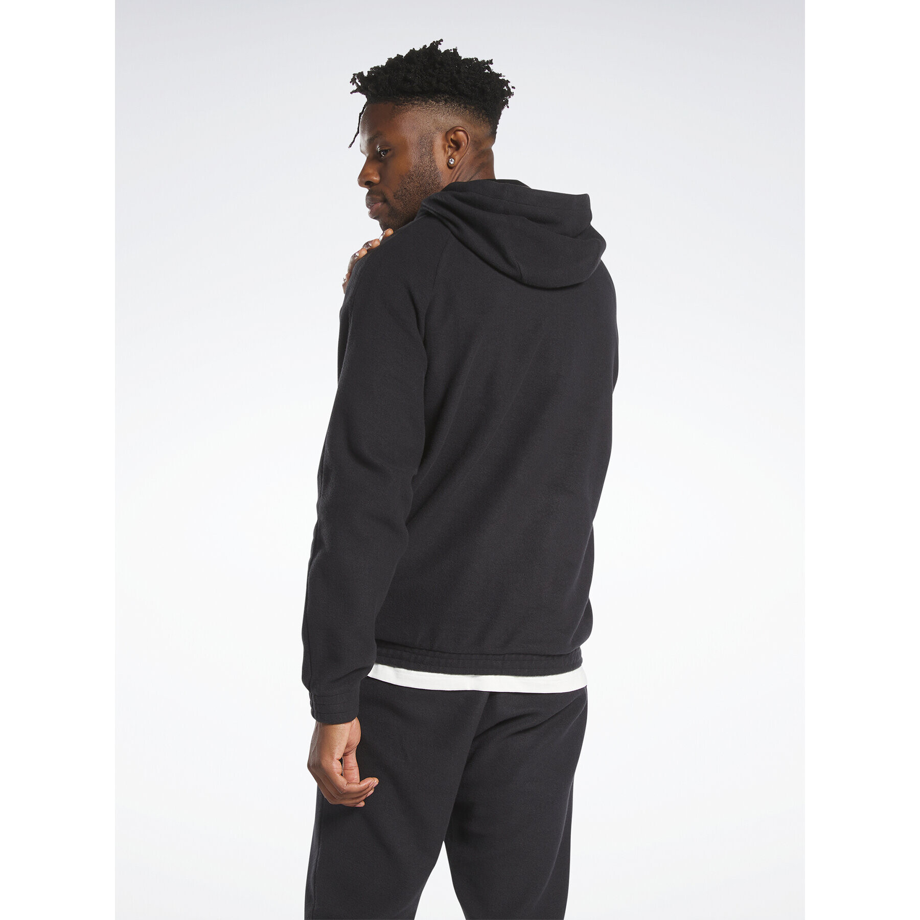 Reebok Суитшърт Classics Wardrobe Essentials Hoodie HS9137 Черен - Pepit.bg