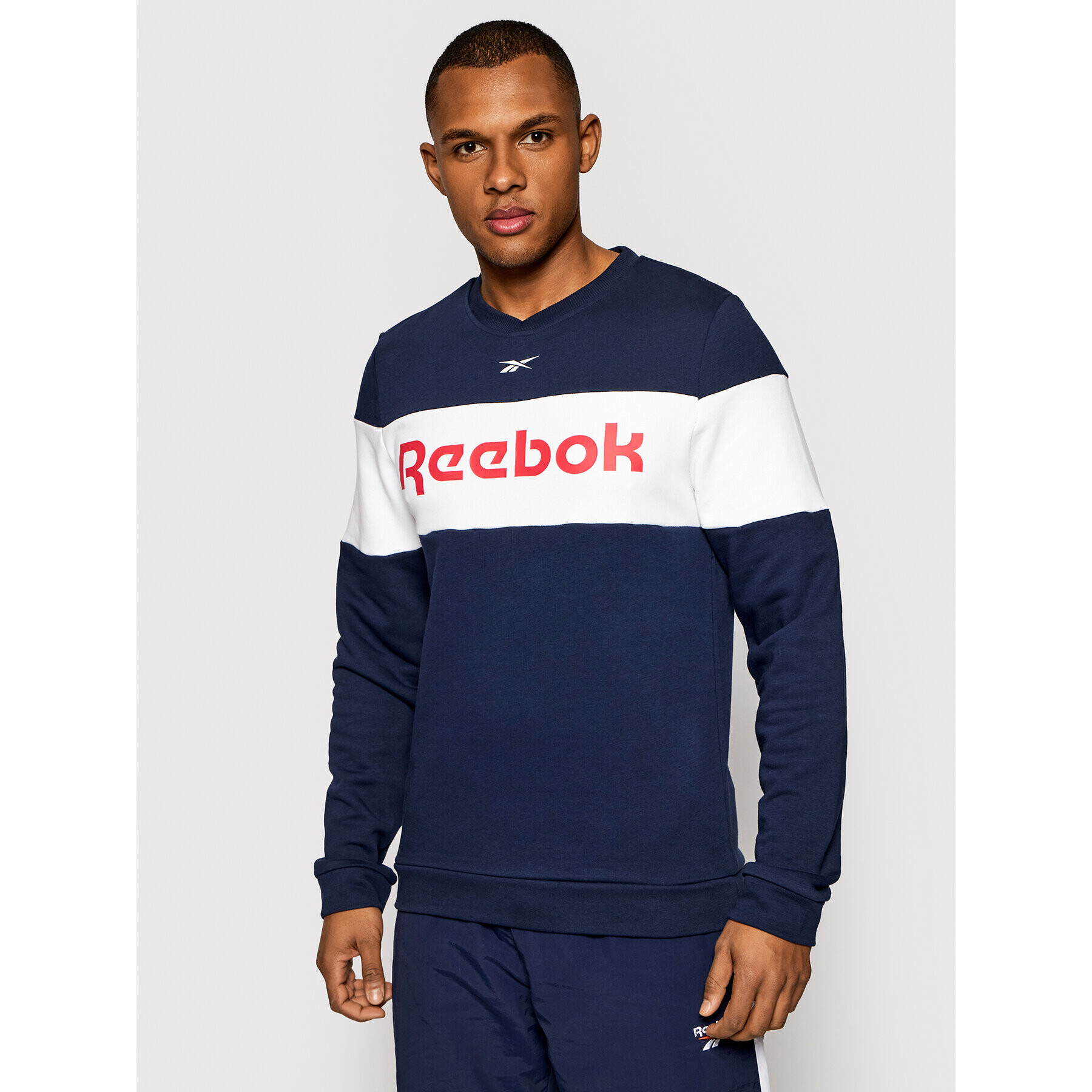 Reebok Суитшърт Essentials Linear Logo GJ0519 Тъмносин Sllim Fit - Pepit.bg