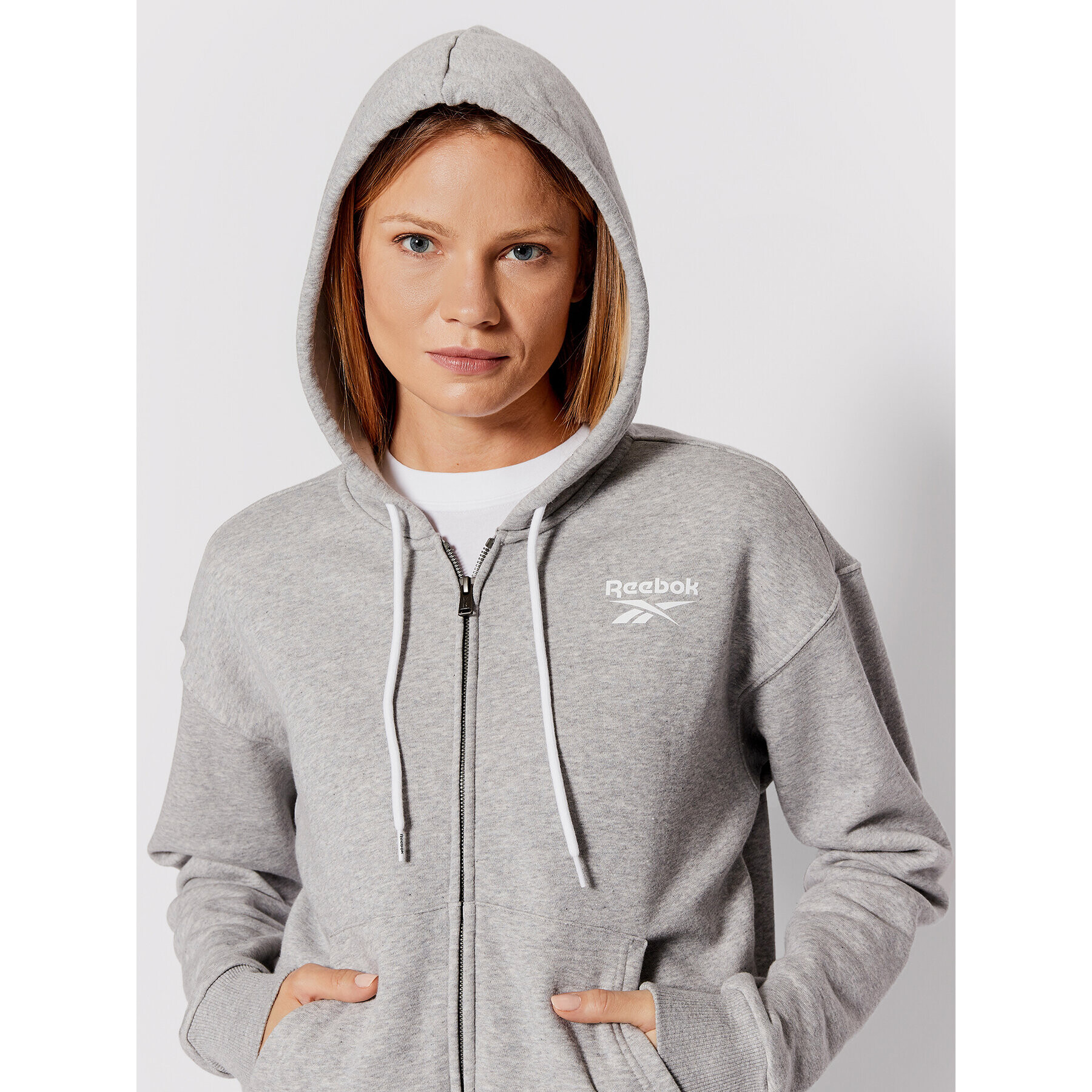 Reebok Суитшърт Identity HT5872 Сив Slim Fit - Pepit.bg