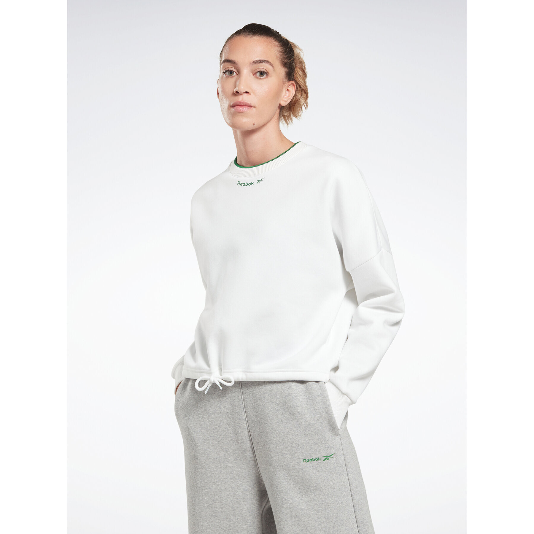Reebok Суитшърт Identity HT6269 Бял Relaxed Fit - Pepit.bg