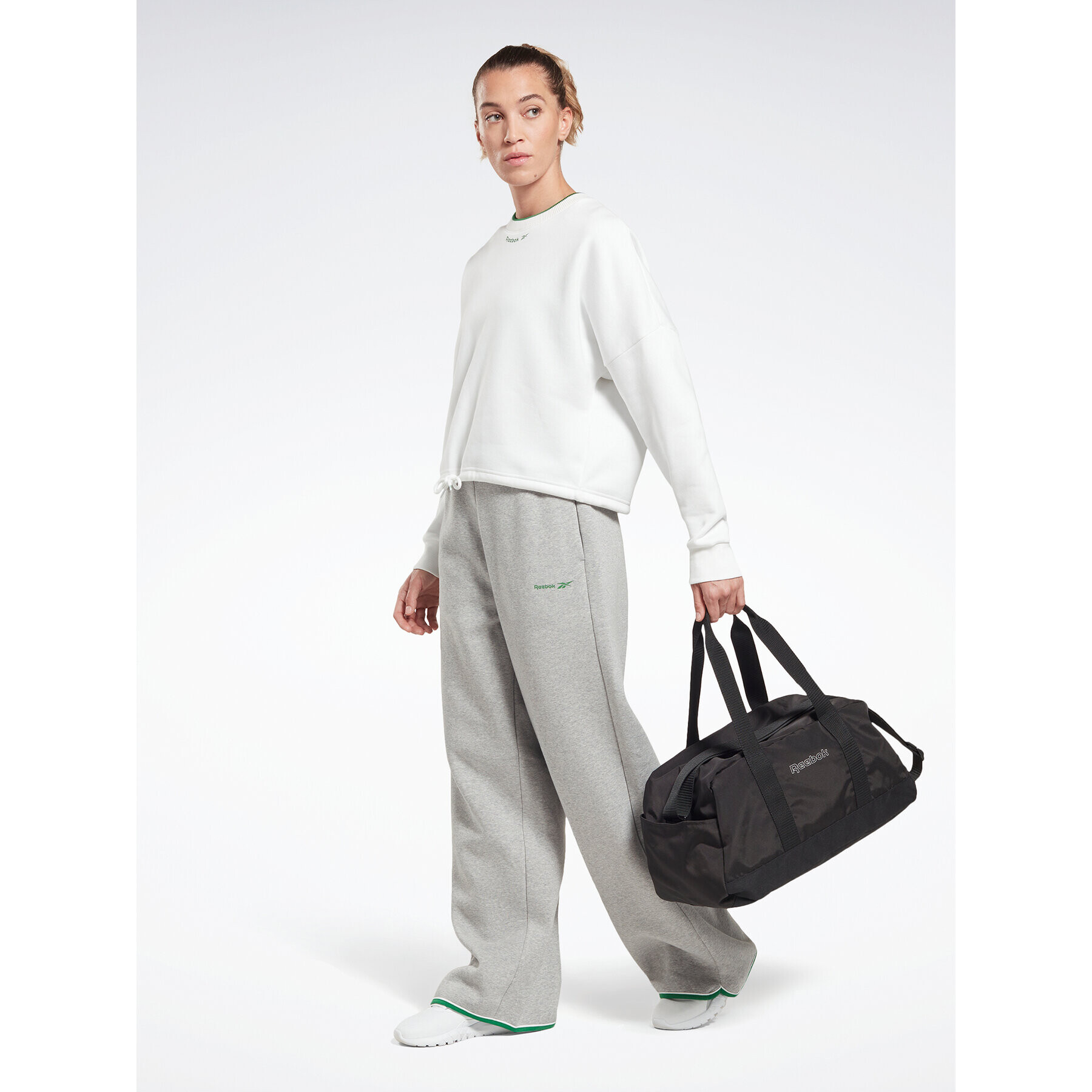 Reebok Суитшърт Identity HT6269 Бял Relaxed Fit - Pepit.bg