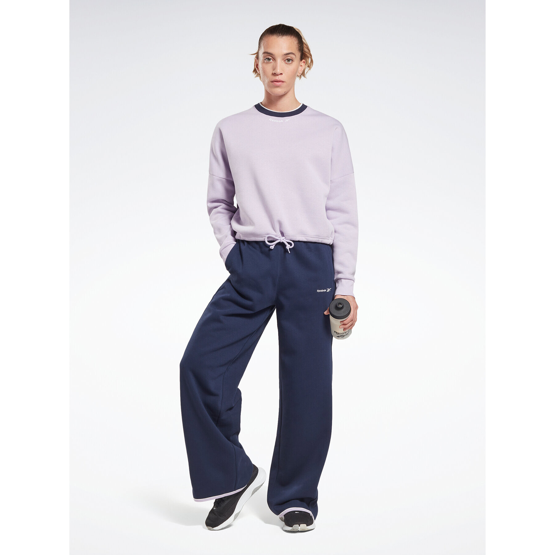 Reebok Суитшърт Identity HT6270 Виолетов Relaxed Fit - Pepit.bg