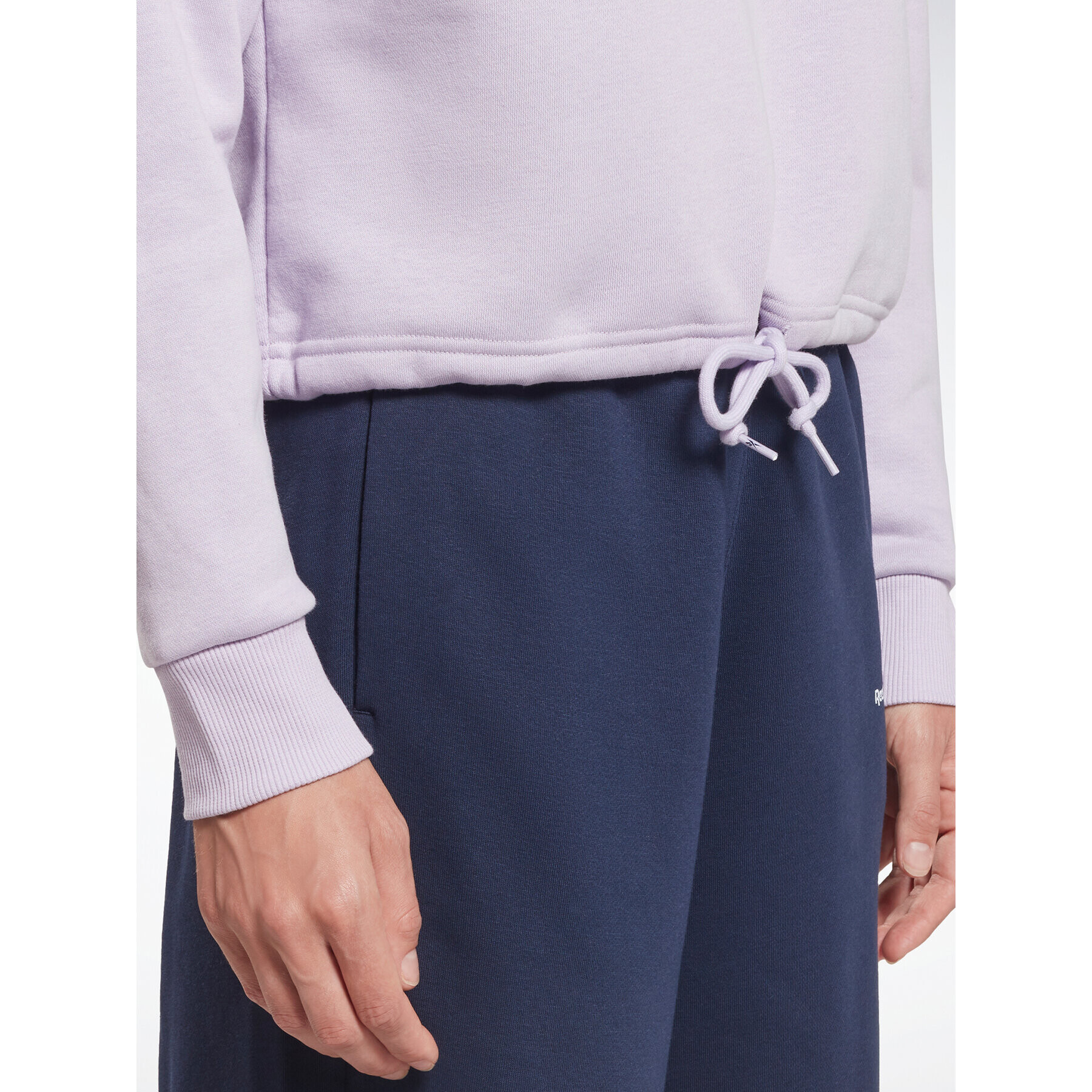 Reebok Суитшърт Identity HT6270 Виолетов Relaxed Fit - Pepit.bg