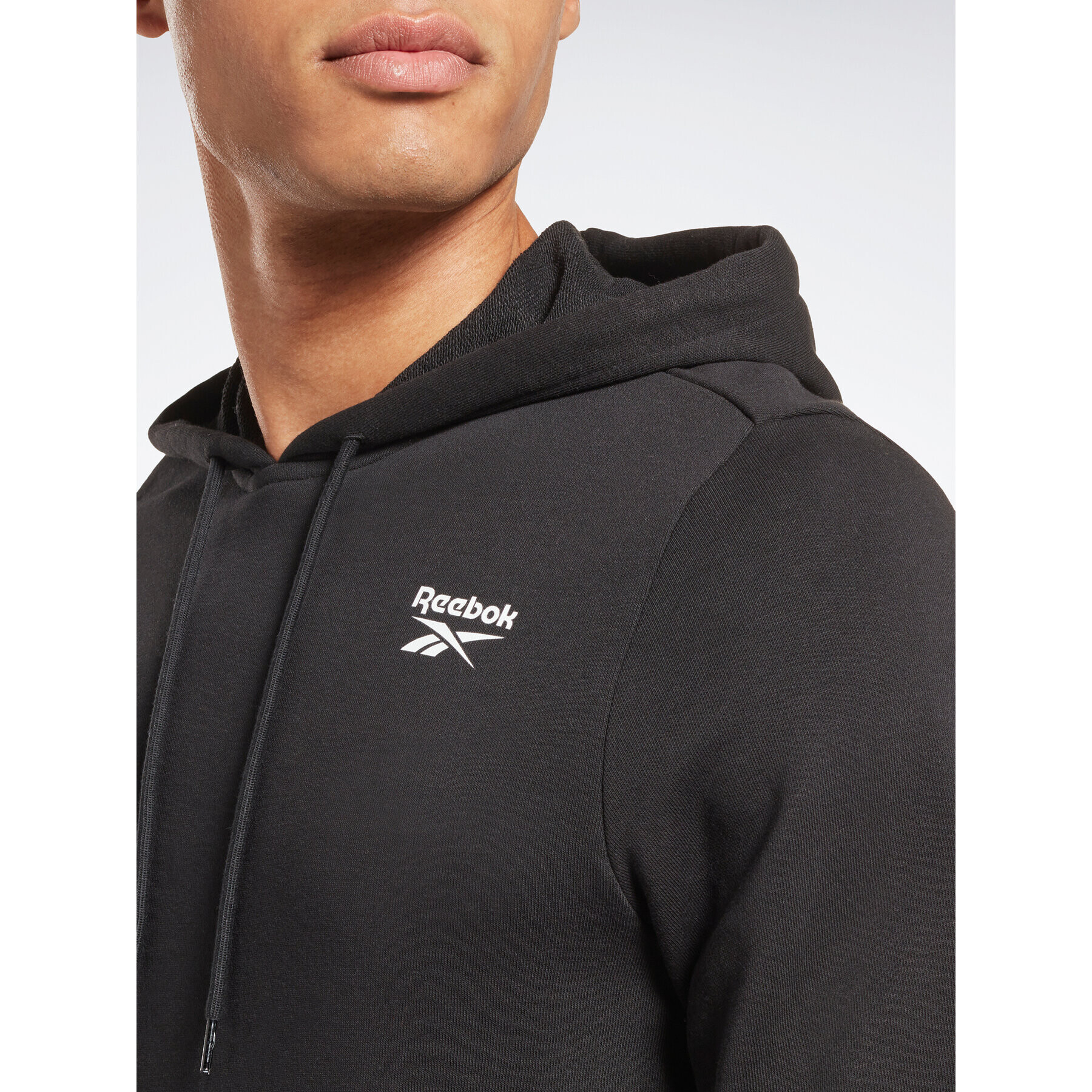 Reebok Суитшърт Identity Logo HA9273 Черен Regular Fit - Pepit.bg