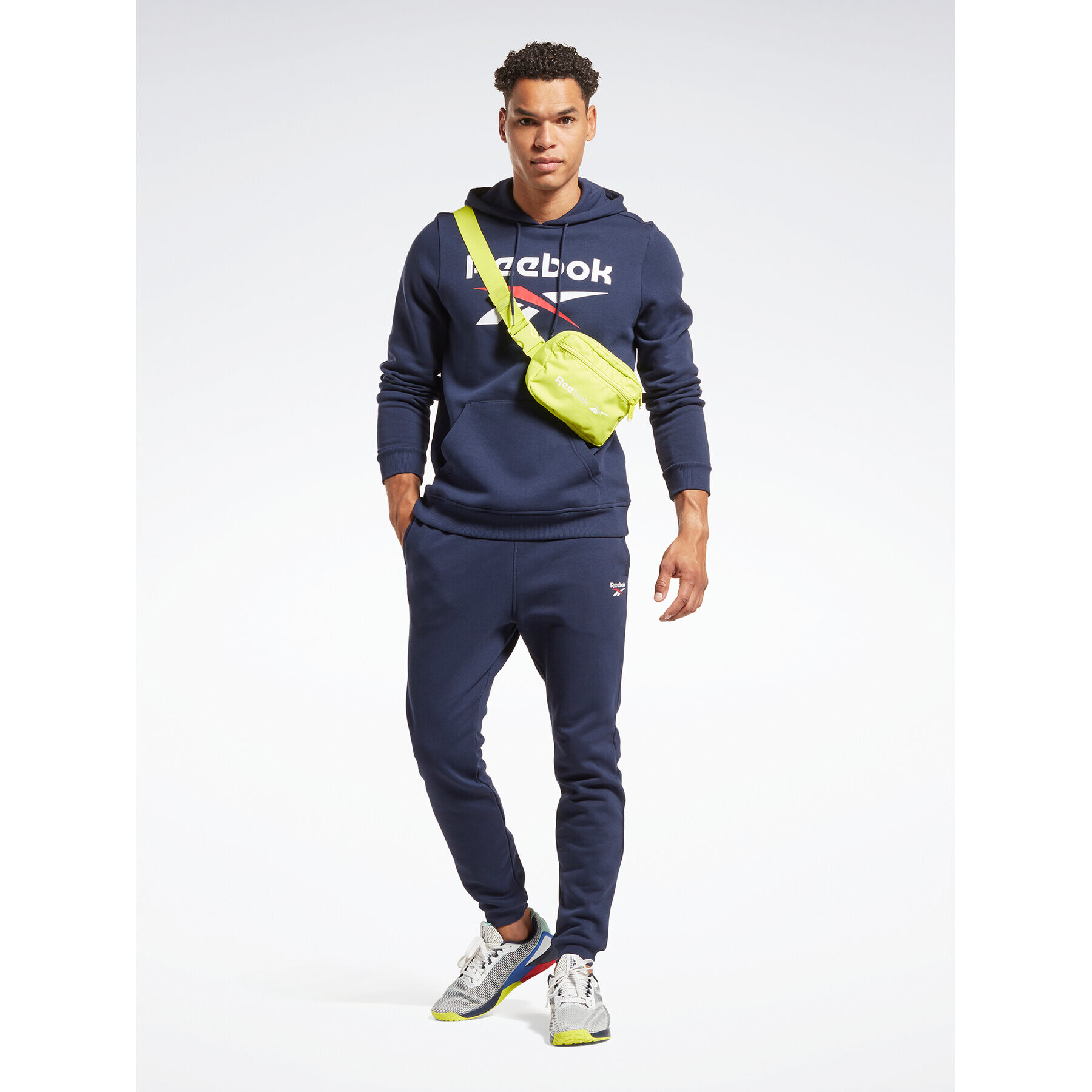 Reebok Суитшърт Identity Stacked Logo H54803 Тъмносин Regular Fit - Pepit.bg