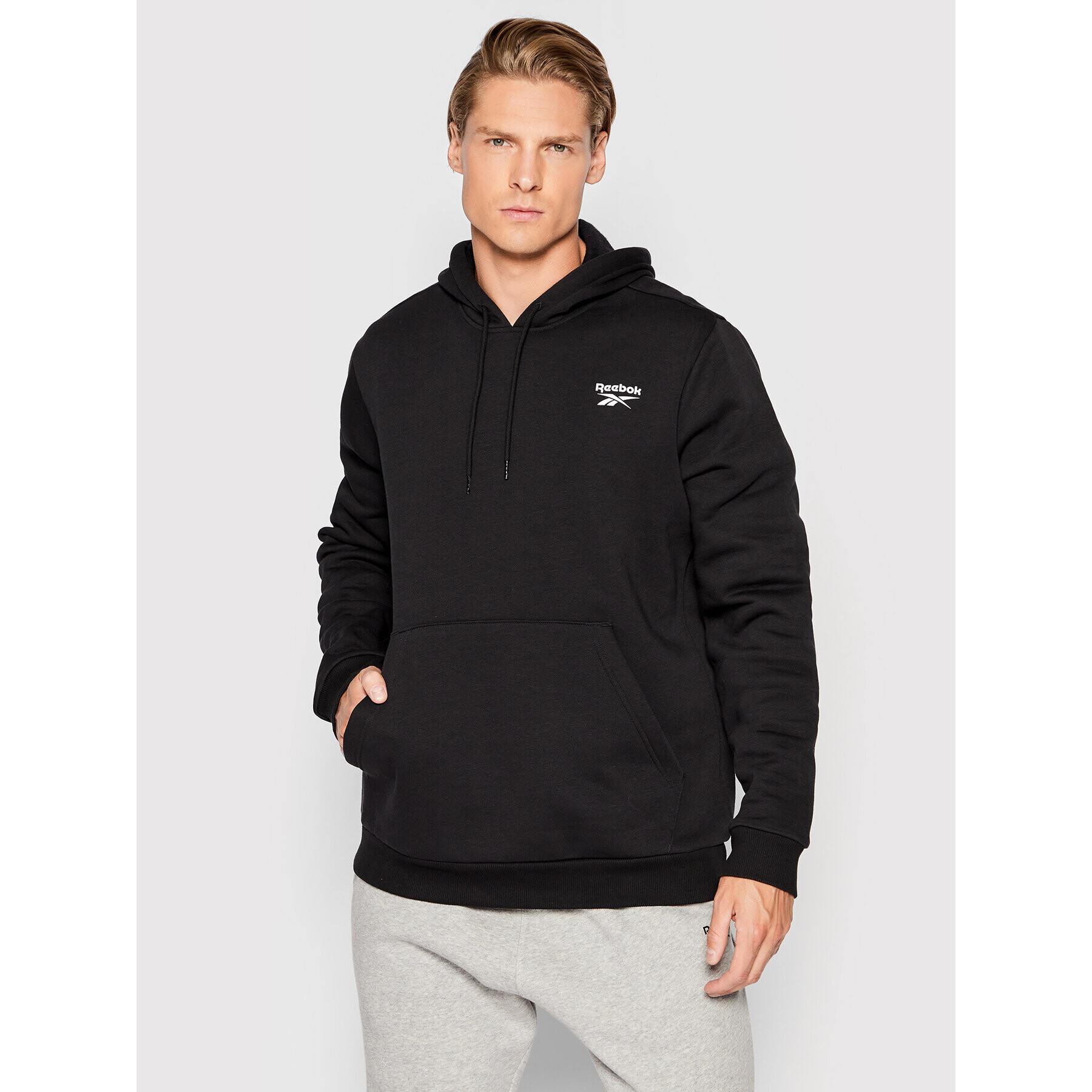 Reebok Суитшърт Logo HG4448 Черен Regular Fit - Pepit.bg