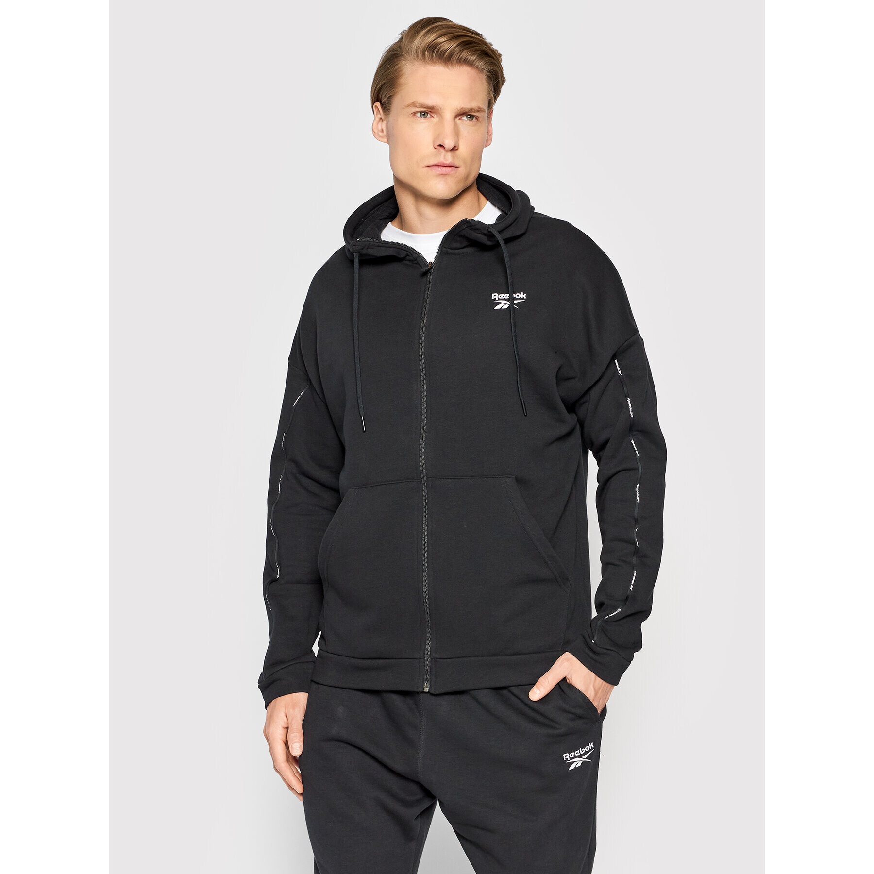 Reebok Суитшърт Workout Ready HA1072 Черен Regular Fit - Pepit.bg