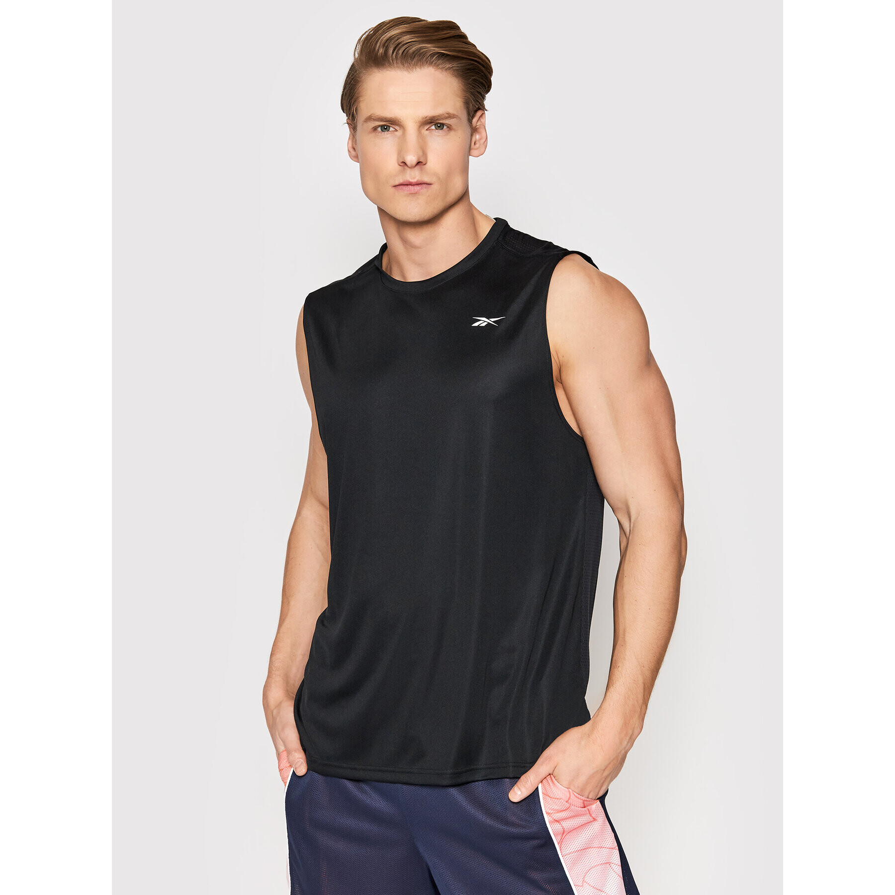 Reebok Тениска от техническо трико Workout Ready Tech GJ0852 Черен Regular Fit - Pepit.bg