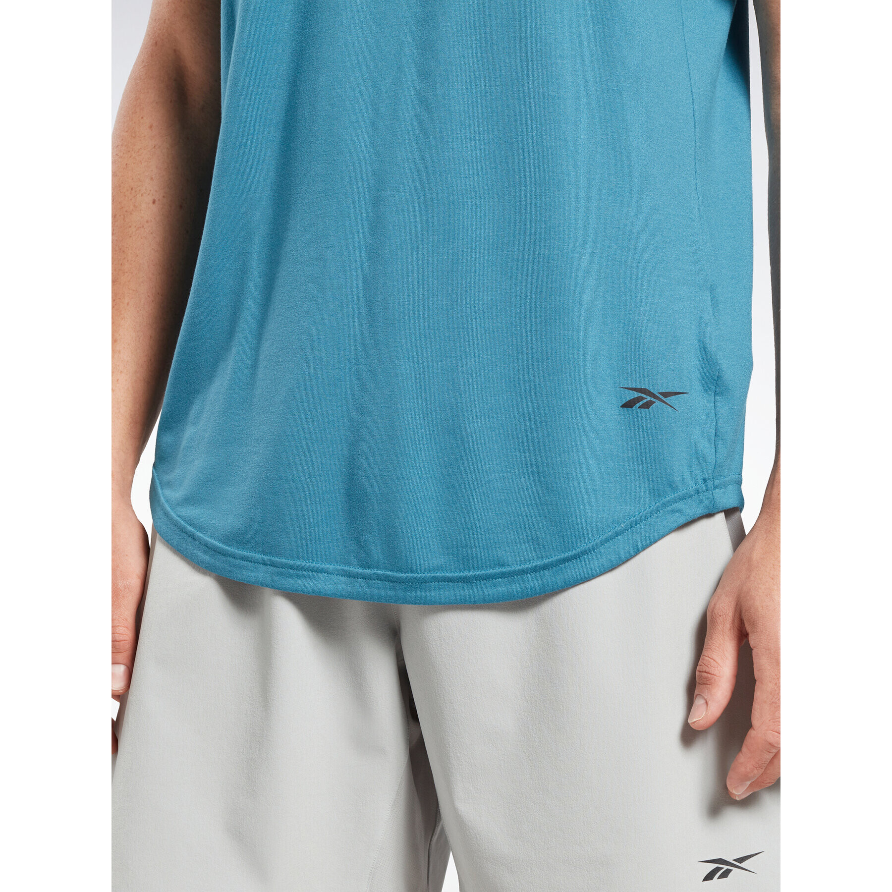 Reebok Тишърт ACTIVCHILL+DREAMBLEND T-Shirt HR6167 Син Regular Fit - Pepit.bg