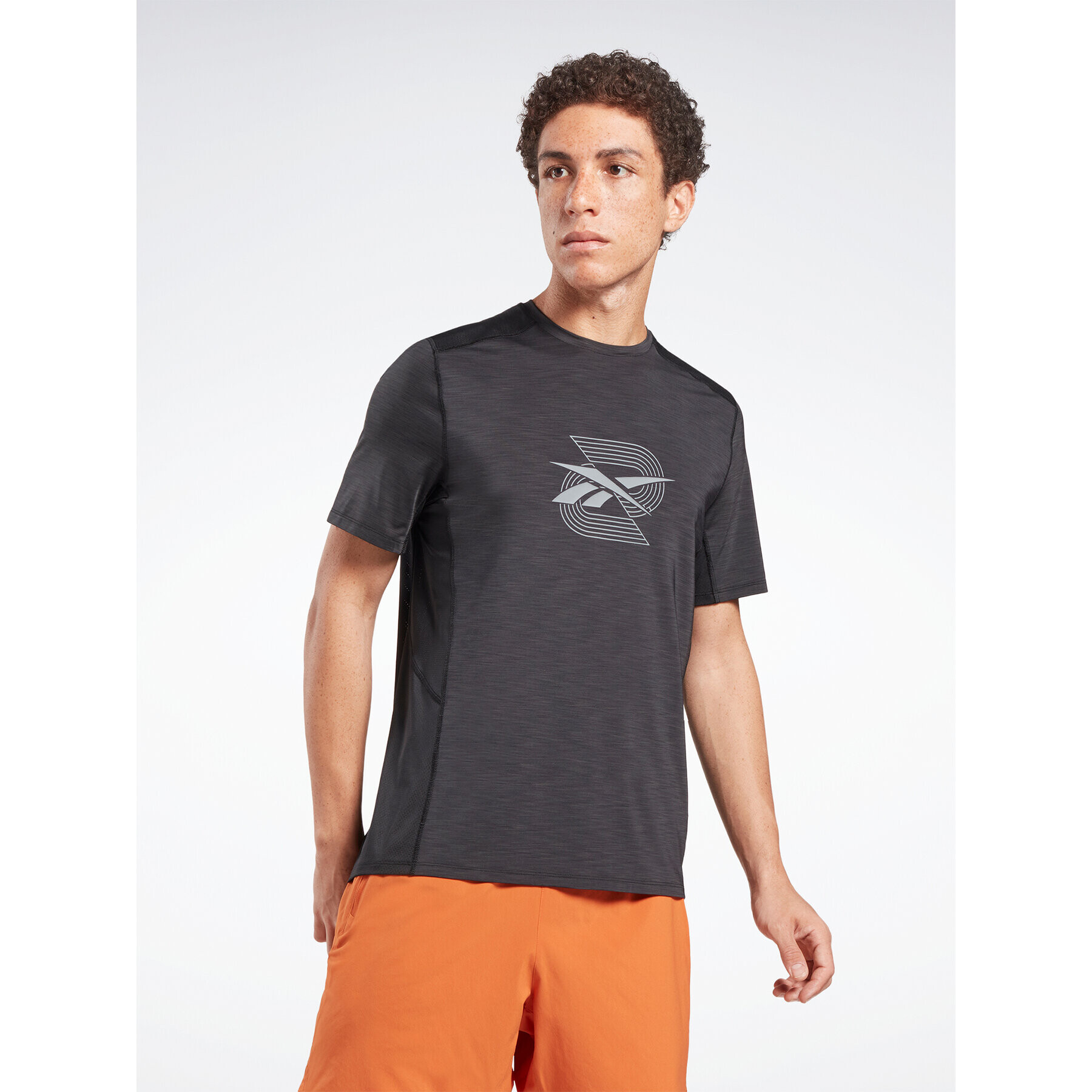 Reebok Тишърт Activchill Graphic Move HS5933 Черен Active Fit - Pepit.bg
