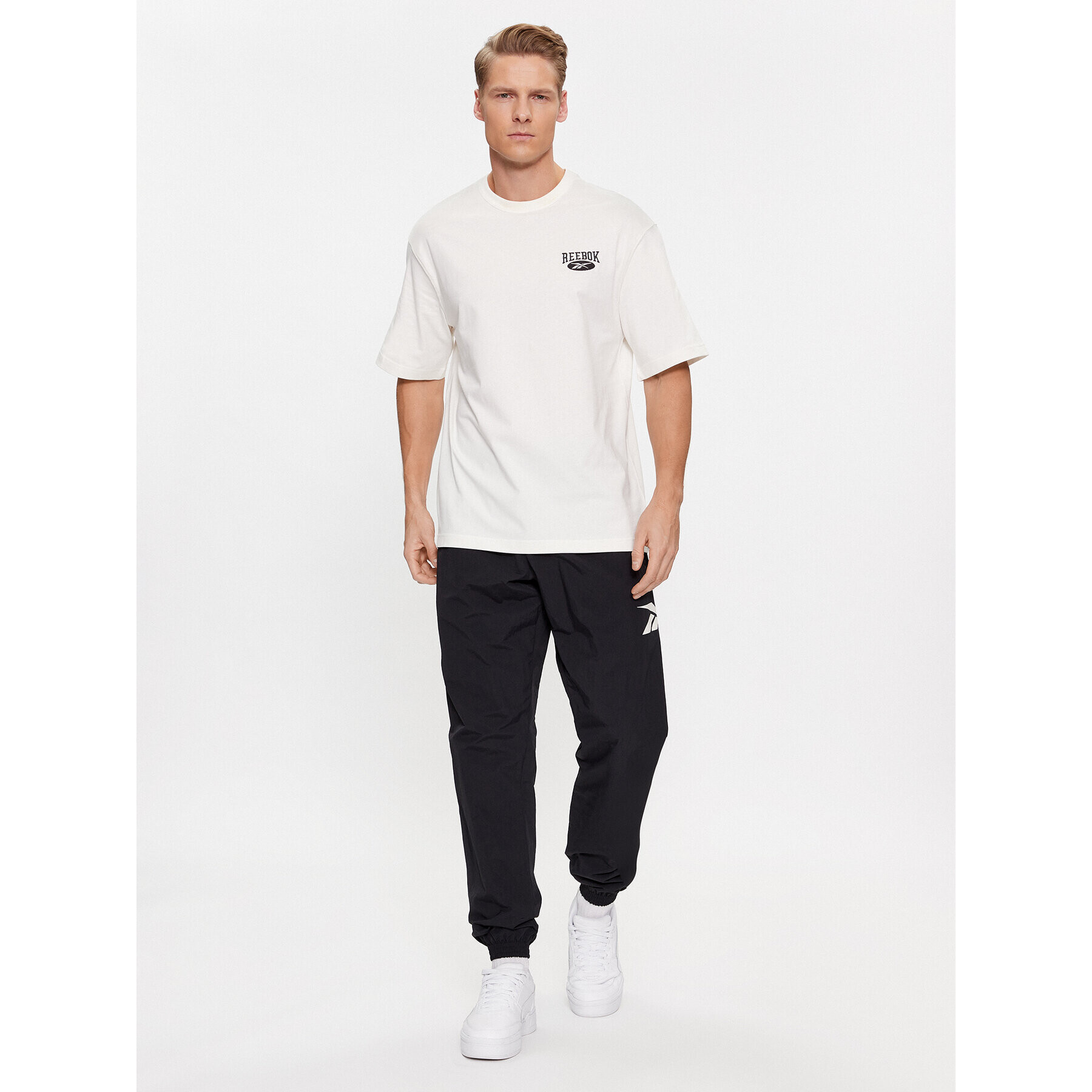 Reebok Тишърт Archive Essentials IM1525 Бял Regular Fit - Pepit.bg