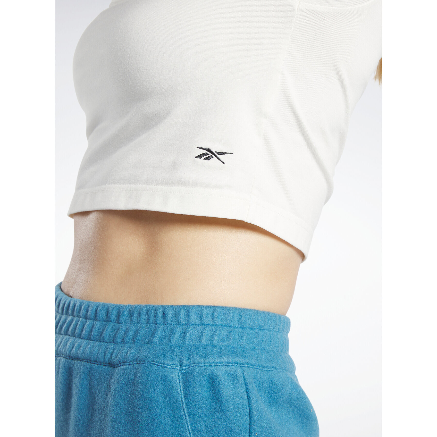 Reebok Тишърт Classics Cropped Jersey T-Shirt HS0362 Бял - Pepit.bg