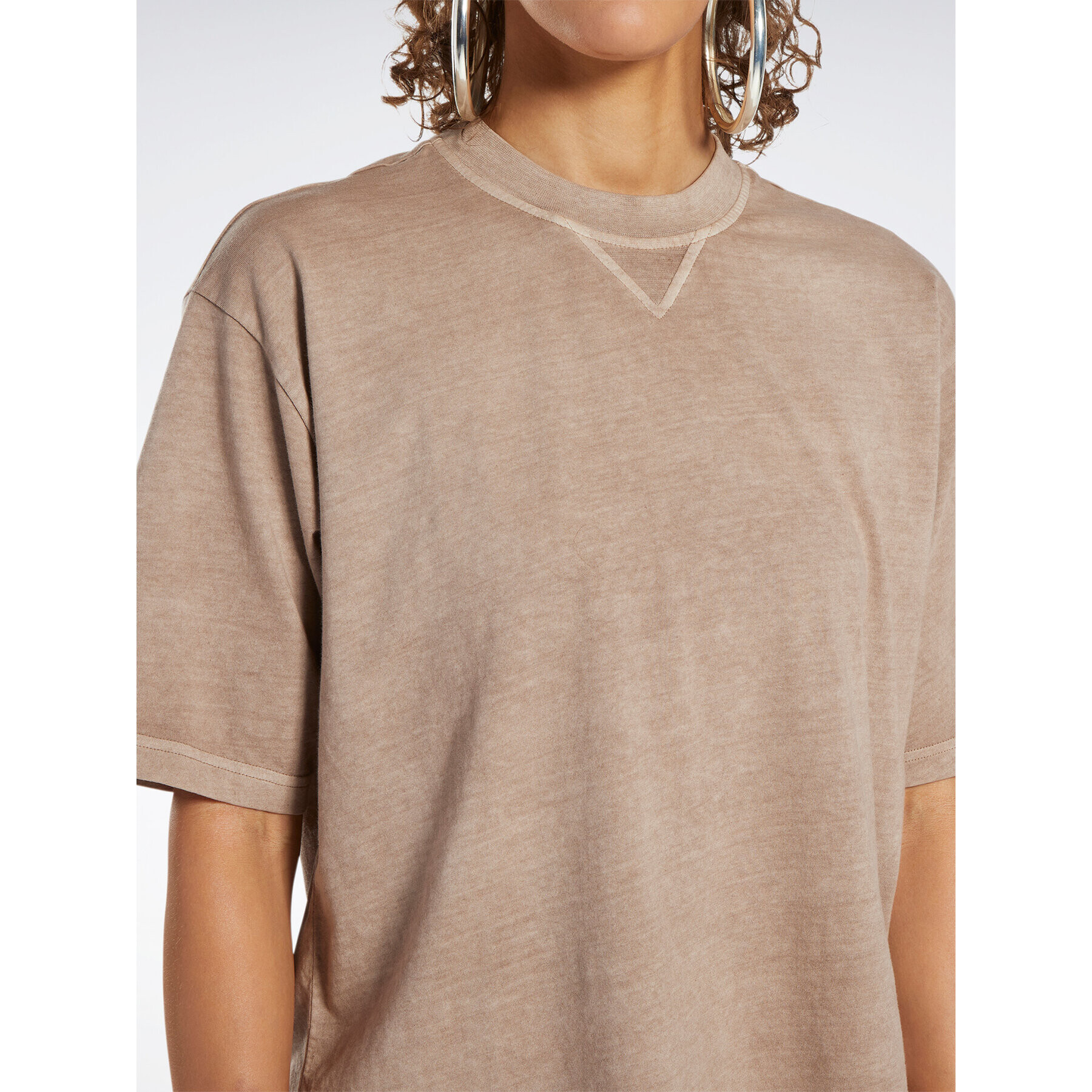 Reebok Тишърт Classics Natural Dye Boxy T-Shirt HS0378 Кафяв - Pepit.bg