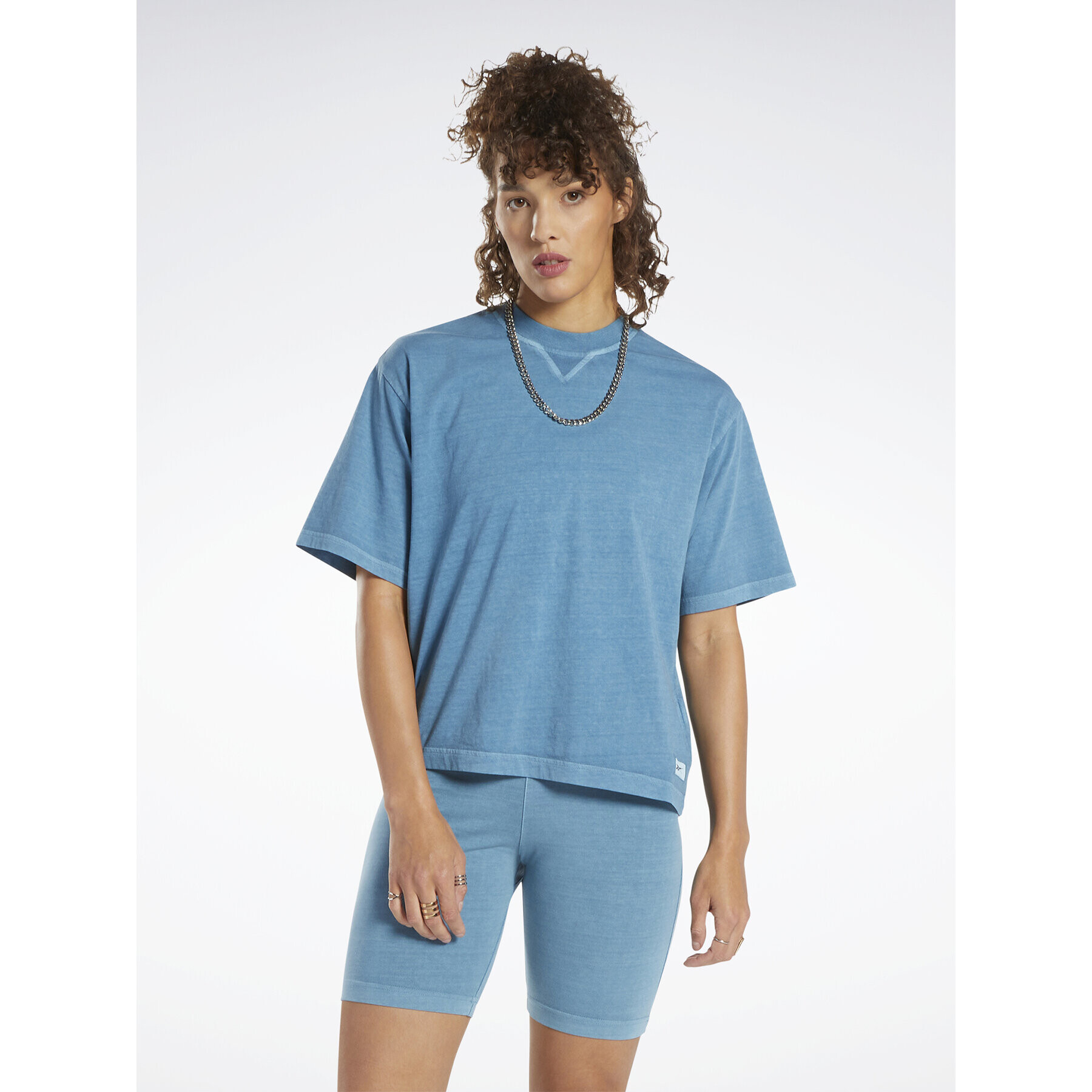 Reebok Тишърт Classics Natural Dye Boxy T-Shirt HT7857 Син - Pepit.bg