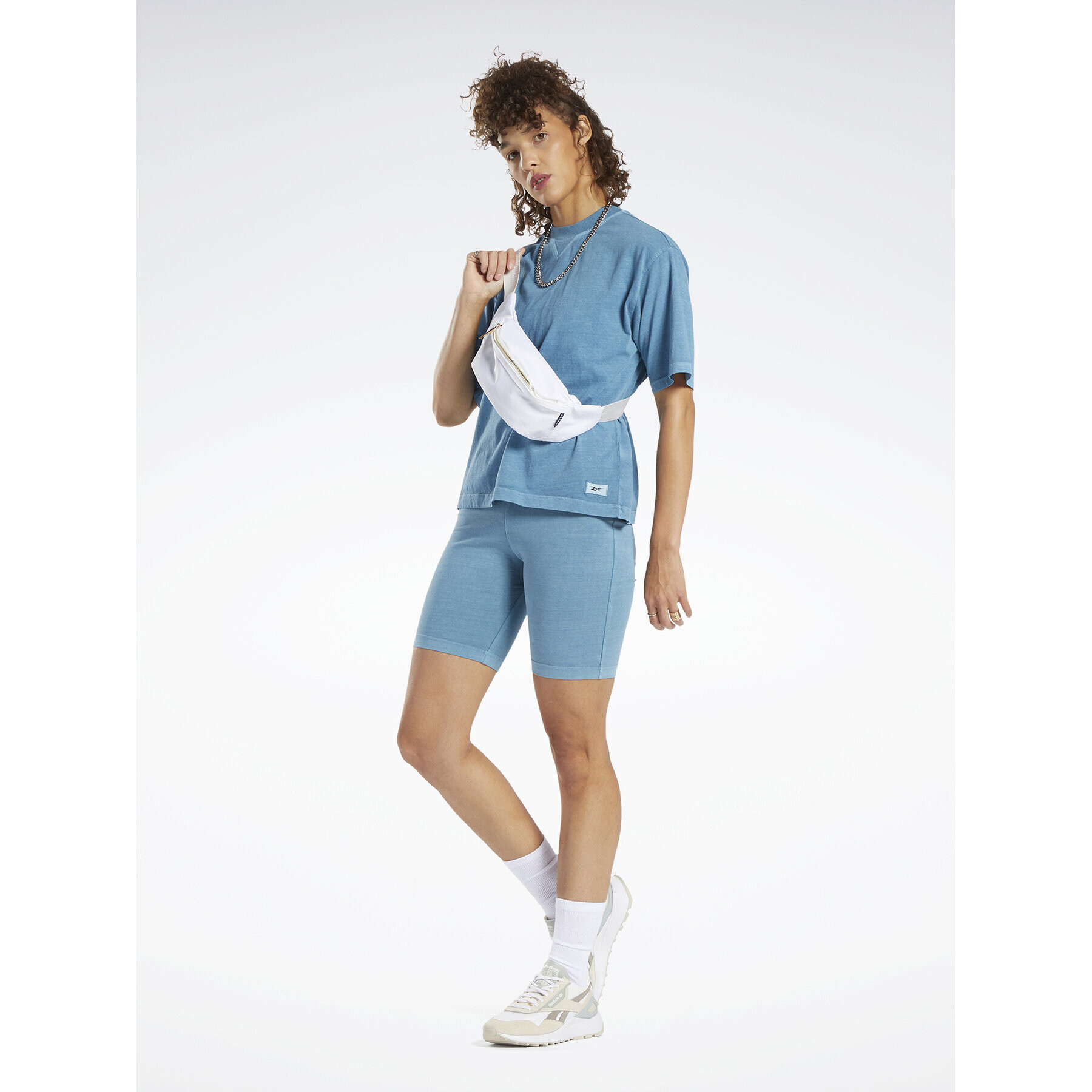 Reebok Тишърт Classics Natural Dye Boxy T-Shirt HT7857 Син - Pepit.bg