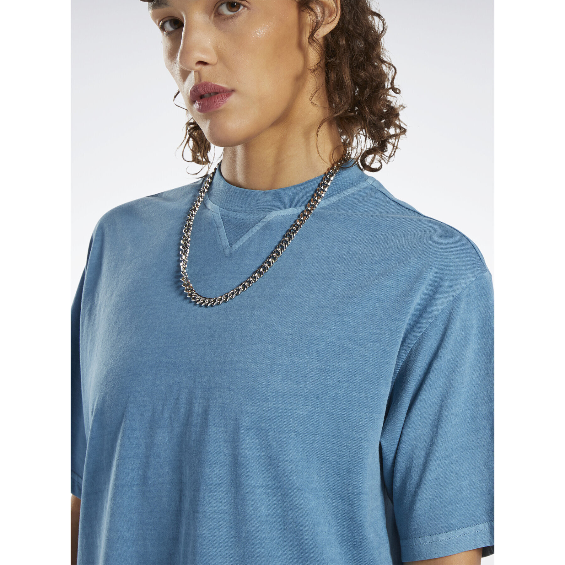 Reebok Тишърт Classics Natural Dye Boxy T-Shirt HT7857 Син - Pepit.bg