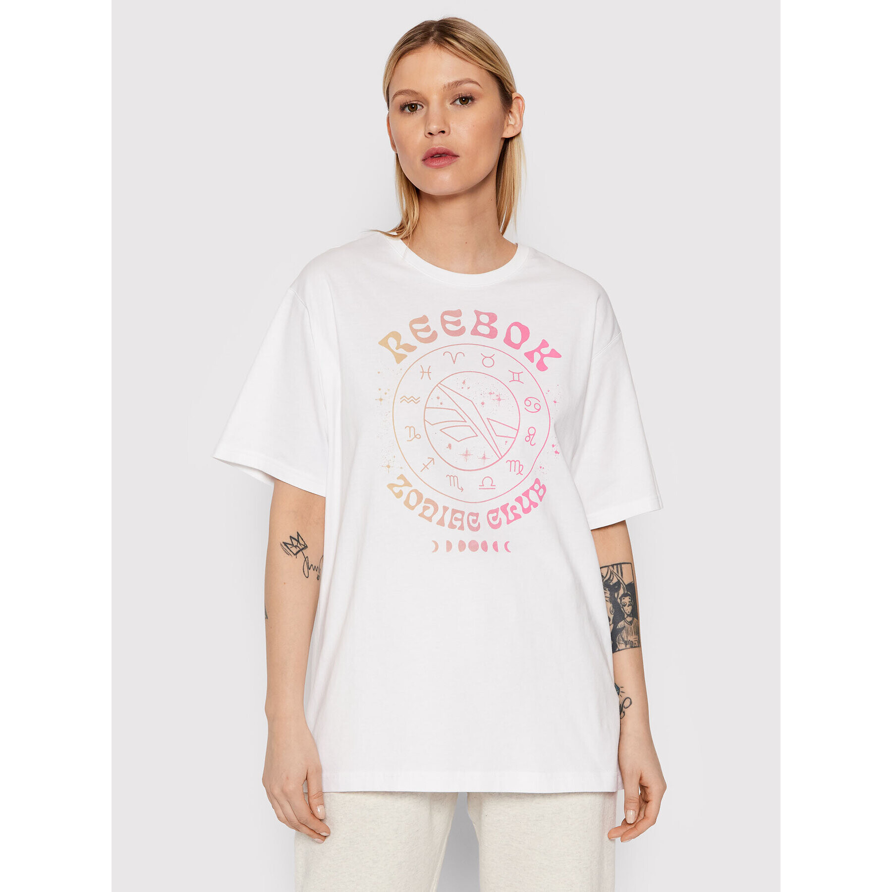 Reebok Тишърт Classics Supernatural Graphic H58683 Бял Oversize - Pepit.bg