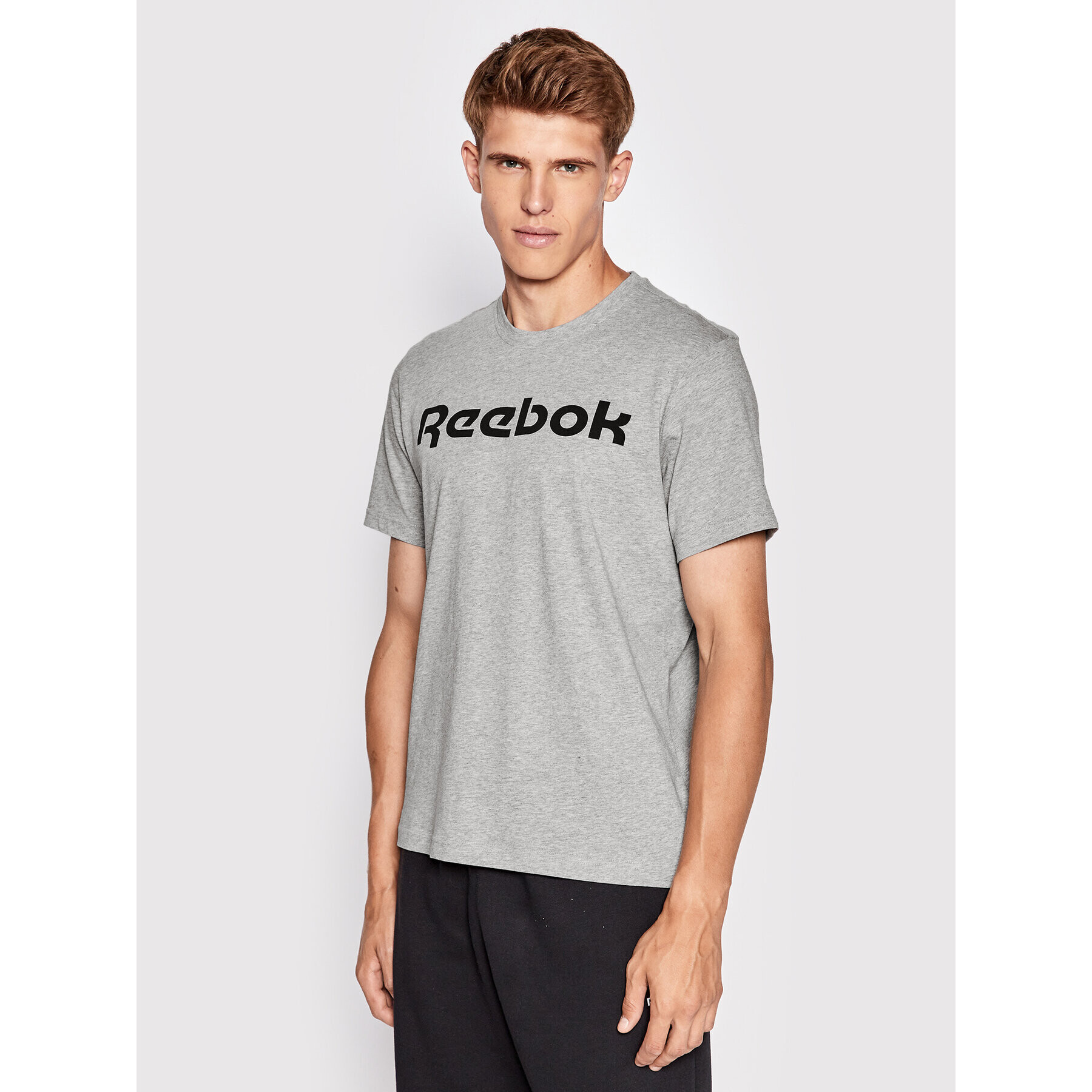 Reebok Тишърт Graphic Series Linear Logo FP9162 Сив Slim Fit - Pepit.bg