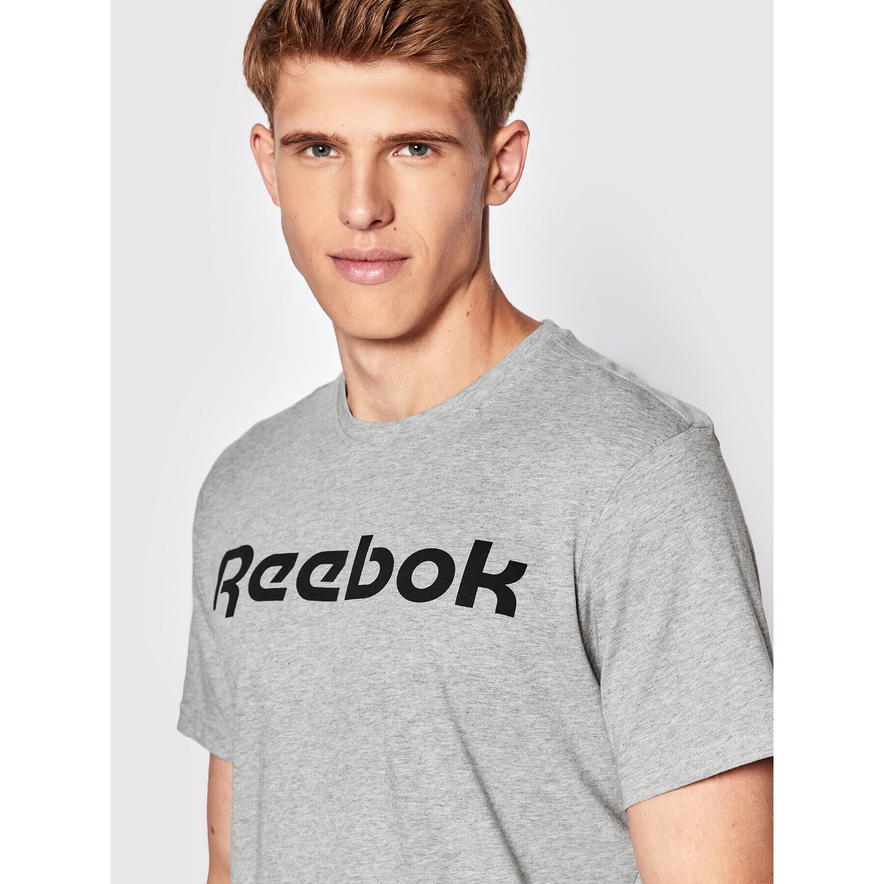 Reebok Тишърт Graphic Series Linear Logo FP9162 Сив Slim Fit - Pepit.bg