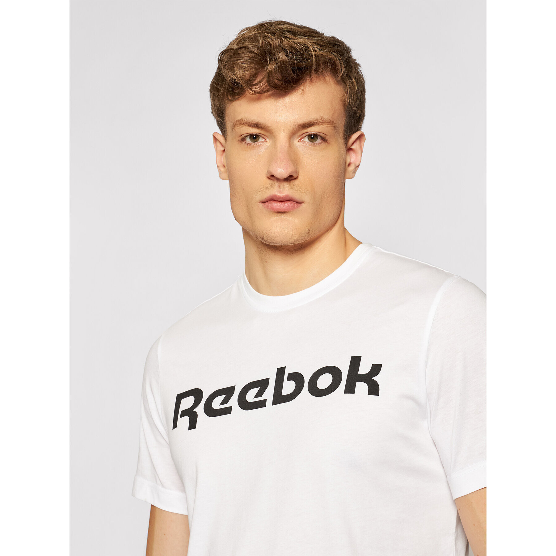 Reebok Тишърт Graphic Series Linear Logo FP9163 Бял Slim Fit - Pepit.bg