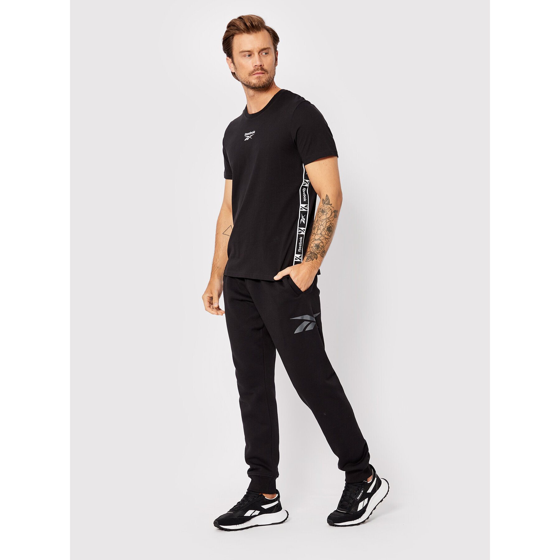 Reebok Тишърт Identity HB5975 Черен Regular Fit - Pepit.bg