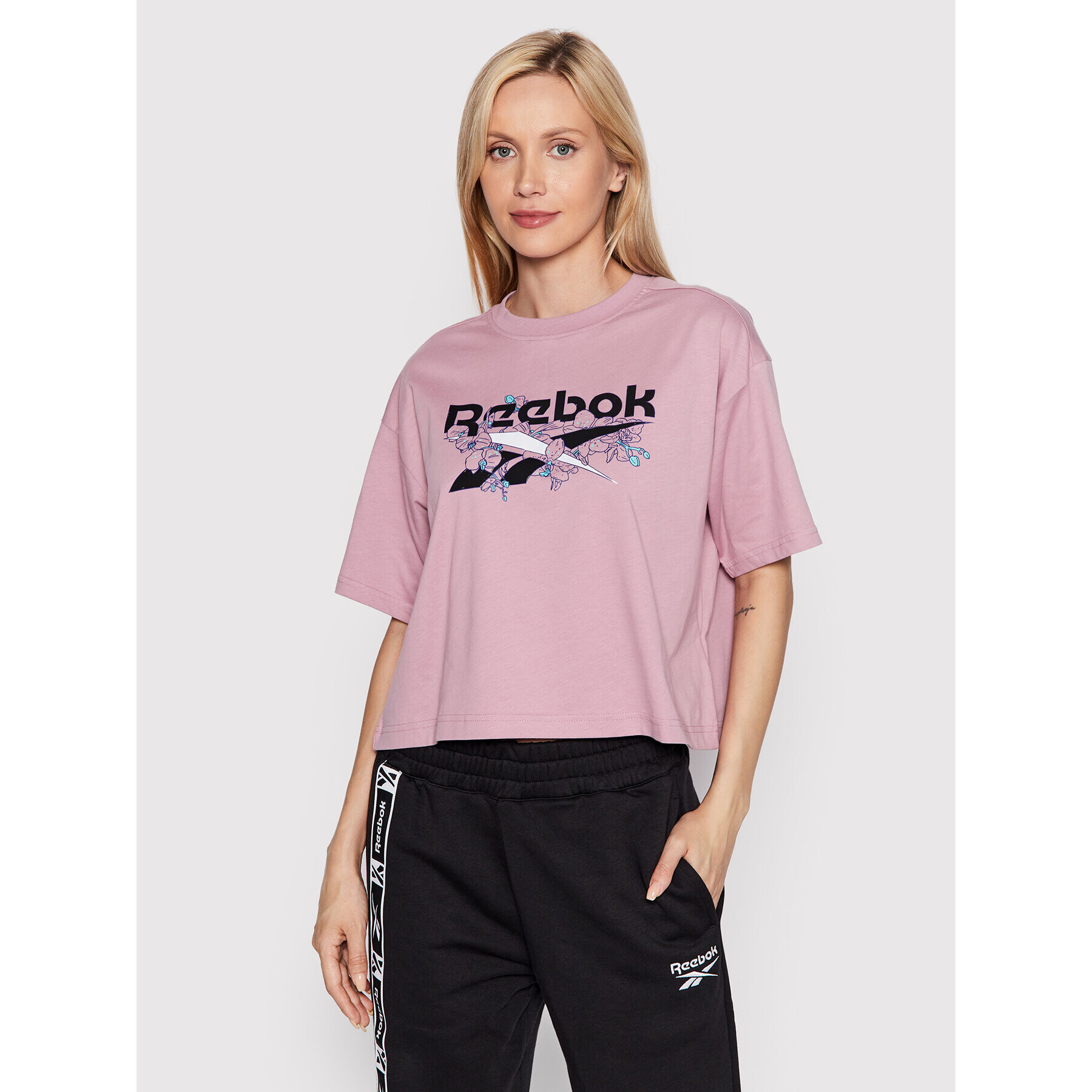 Reebok Тишърт Quirky HM5918 Розов Relaxed Fit - Pepit.bg