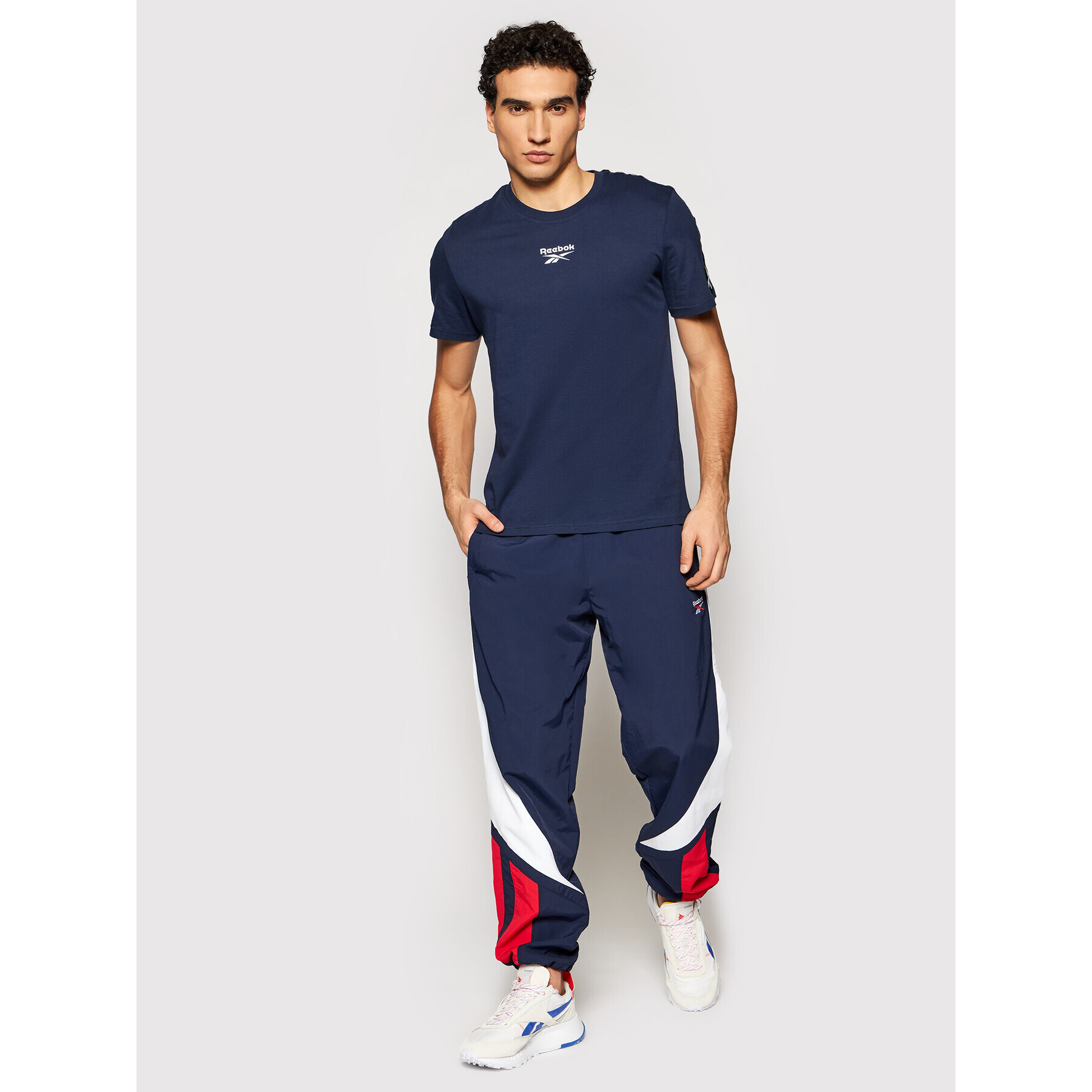 Reebok Тишърт Training Essentials GU9975 Тъмносин Regular Fit - Pepit.bg