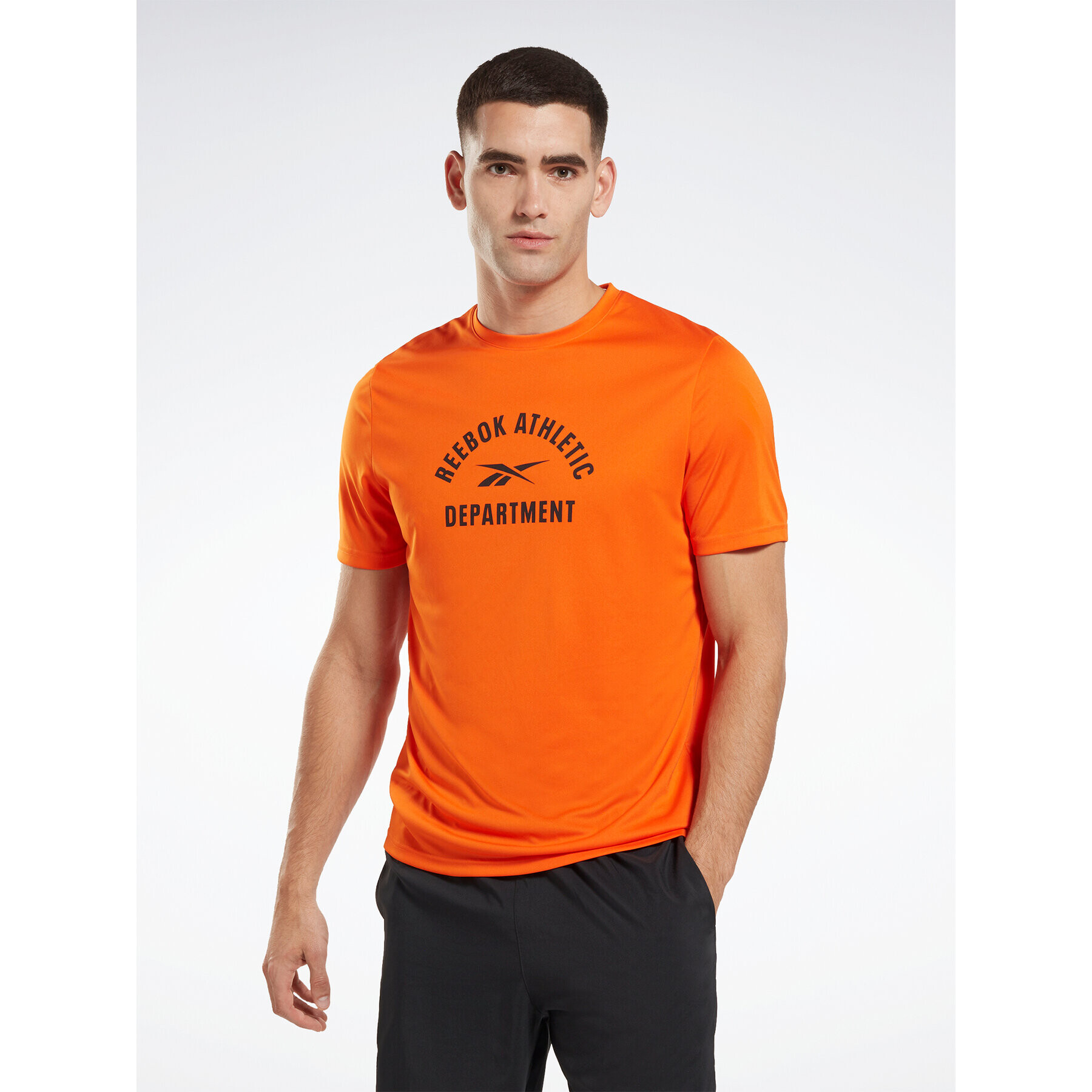 Reebok Тишърт Training Graphic IC7665 Оранжев Active Fit - Pepit.bg