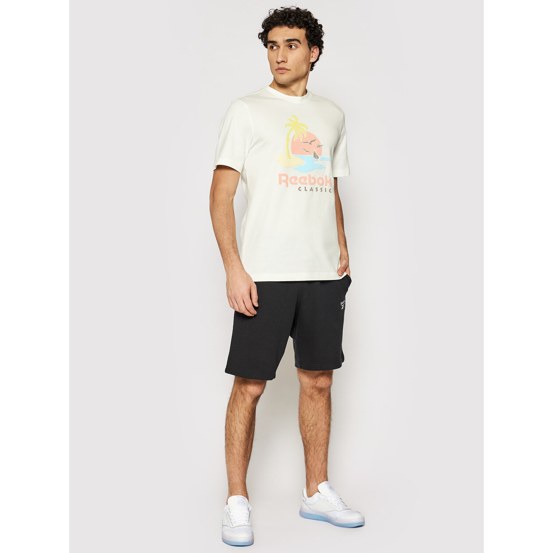 Reebok Тишърт Unisex Classics Graphic GN3670 Бял Regular Fit - Pepit.bg