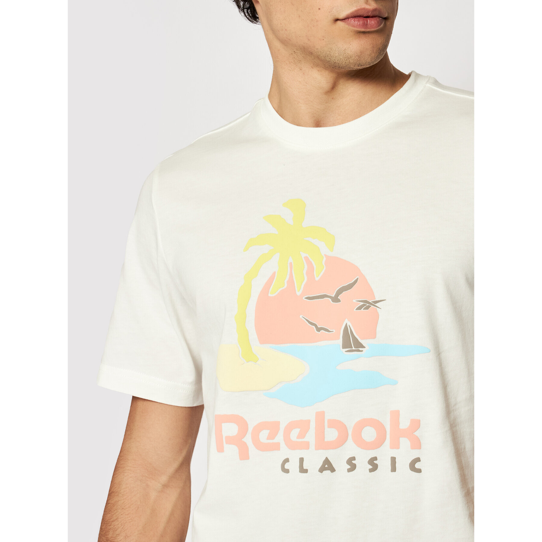 Reebok Тишърт Unisex Classics Graphic GN3670 Бял Regular Fit - Pepit.bg