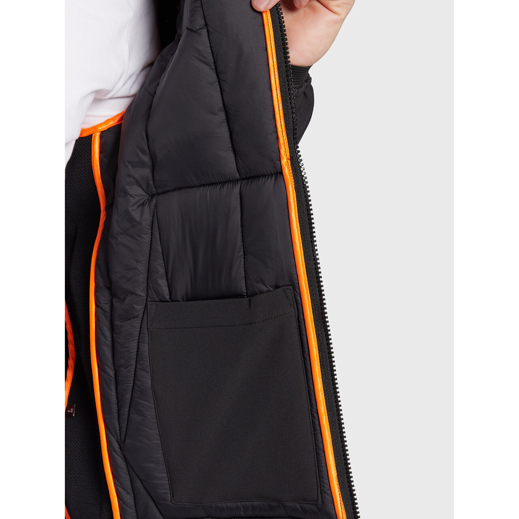 RefrigiWear Преходно яке Block G16100 XT2438 Черен Regular Fit - Pepit.bg