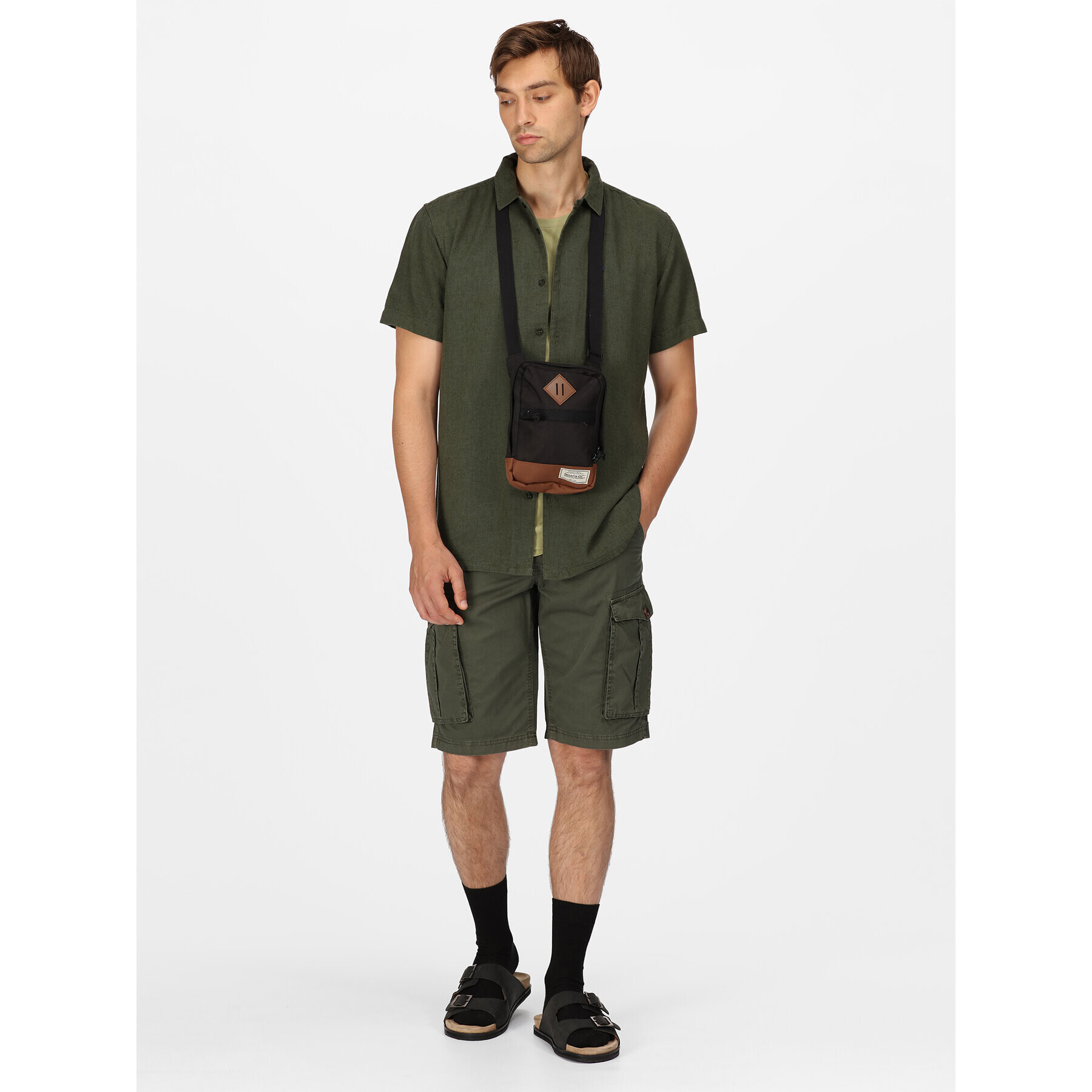 Regatta Шорти от плат Shorebay Short RMJ221 Каки Regular Fit - Pepit.bg