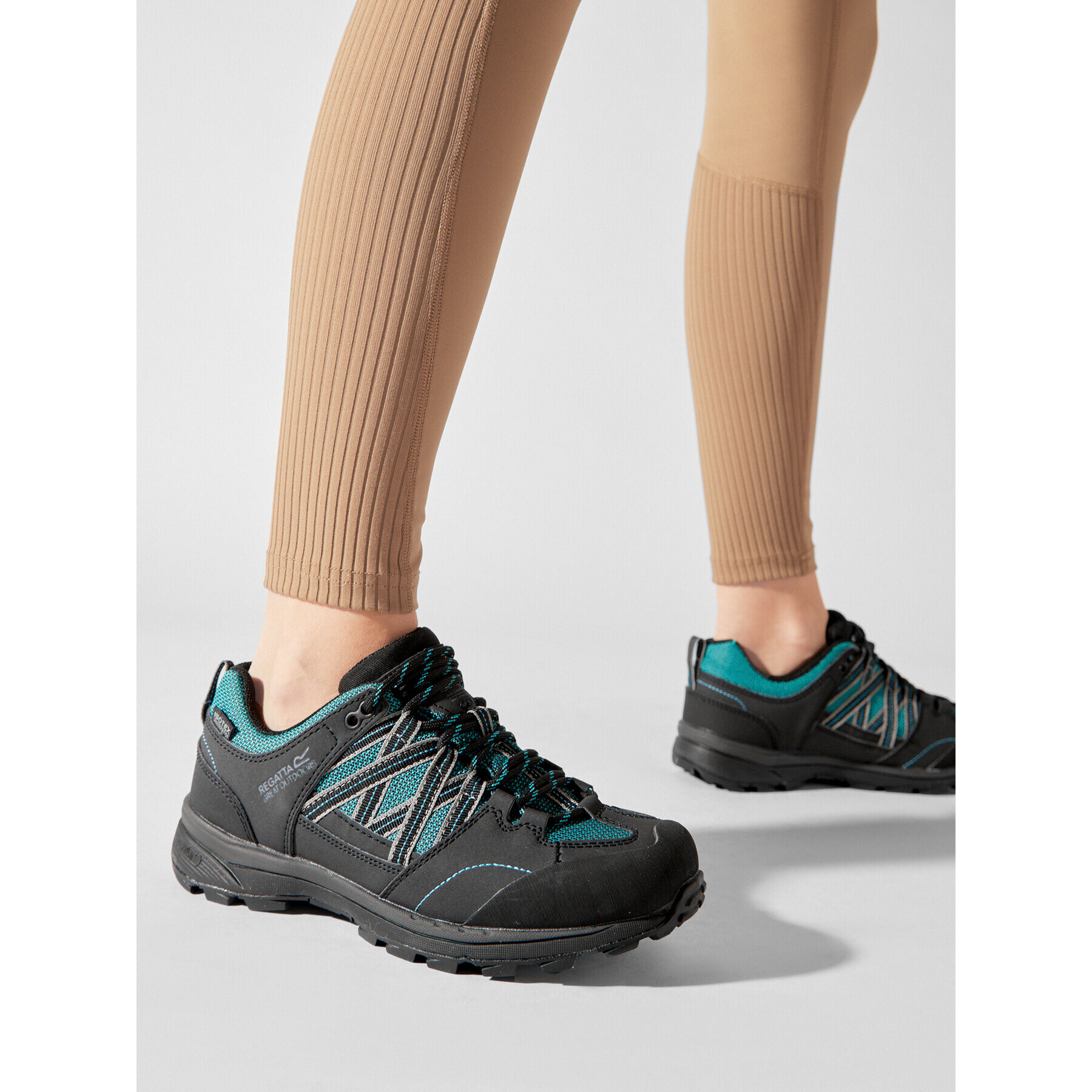 Regatta Туристически Lady Samaris II Low RWF540 Черен - Pepit.bg