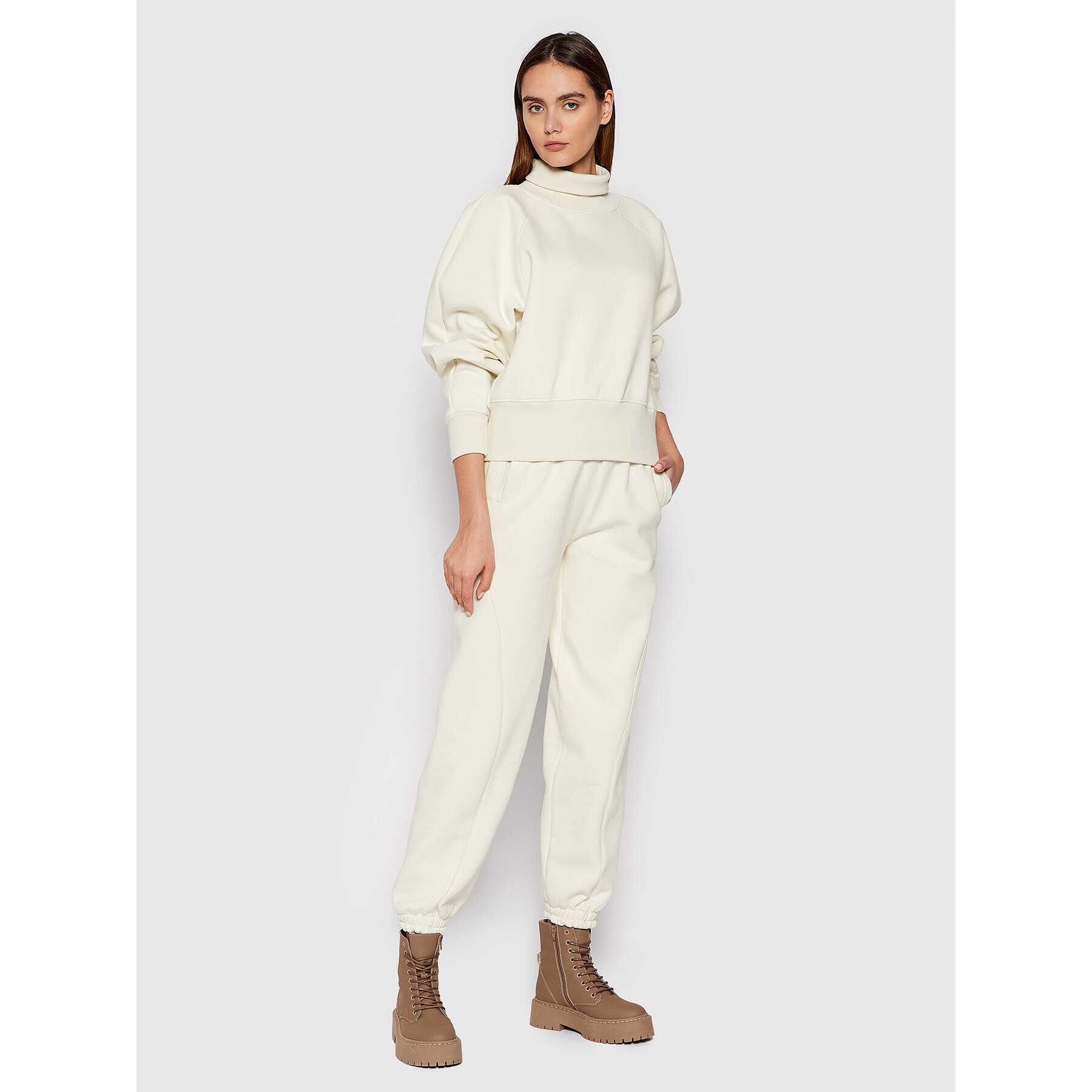 Remain Долнище анцуг Tamlyn RM884 Бежов Oversize - Pepit.bg