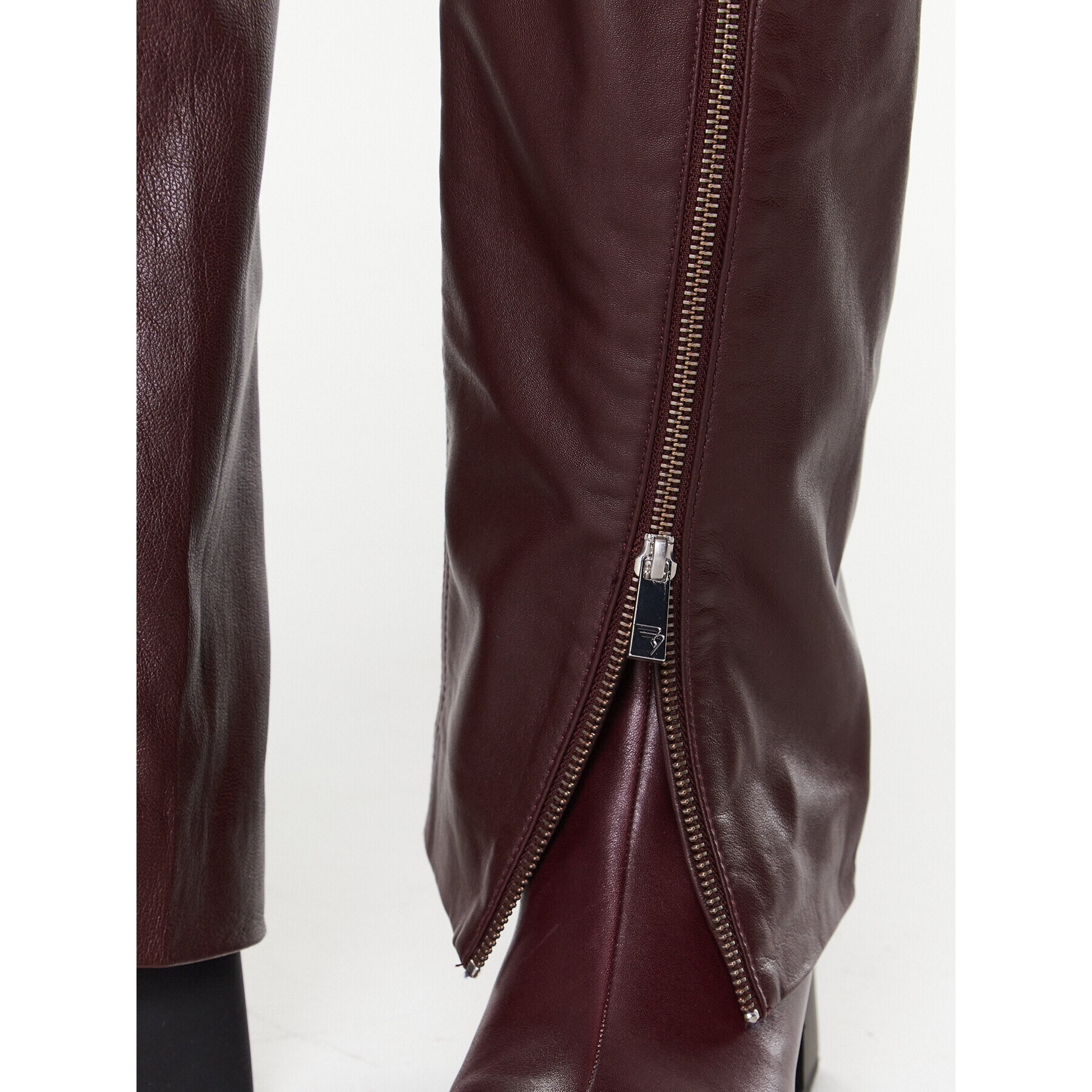 Remain Кожени панталони Leather Zipper RM2053 Бордо Straight Fit - Pepit.bg