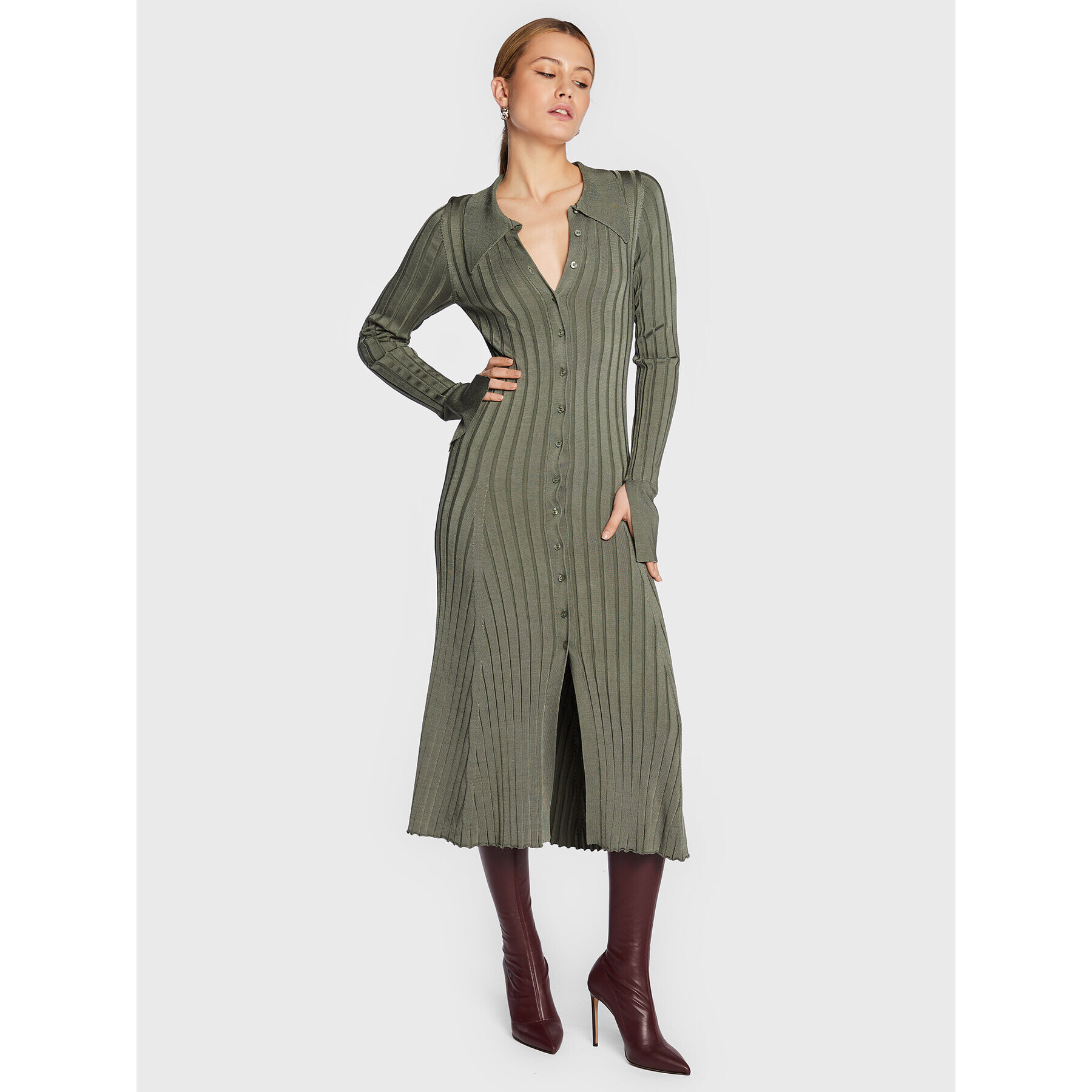 Remain Плетена рокля Lamire Knit RM1644 Зелен Regular Fit - Pepit.bg
