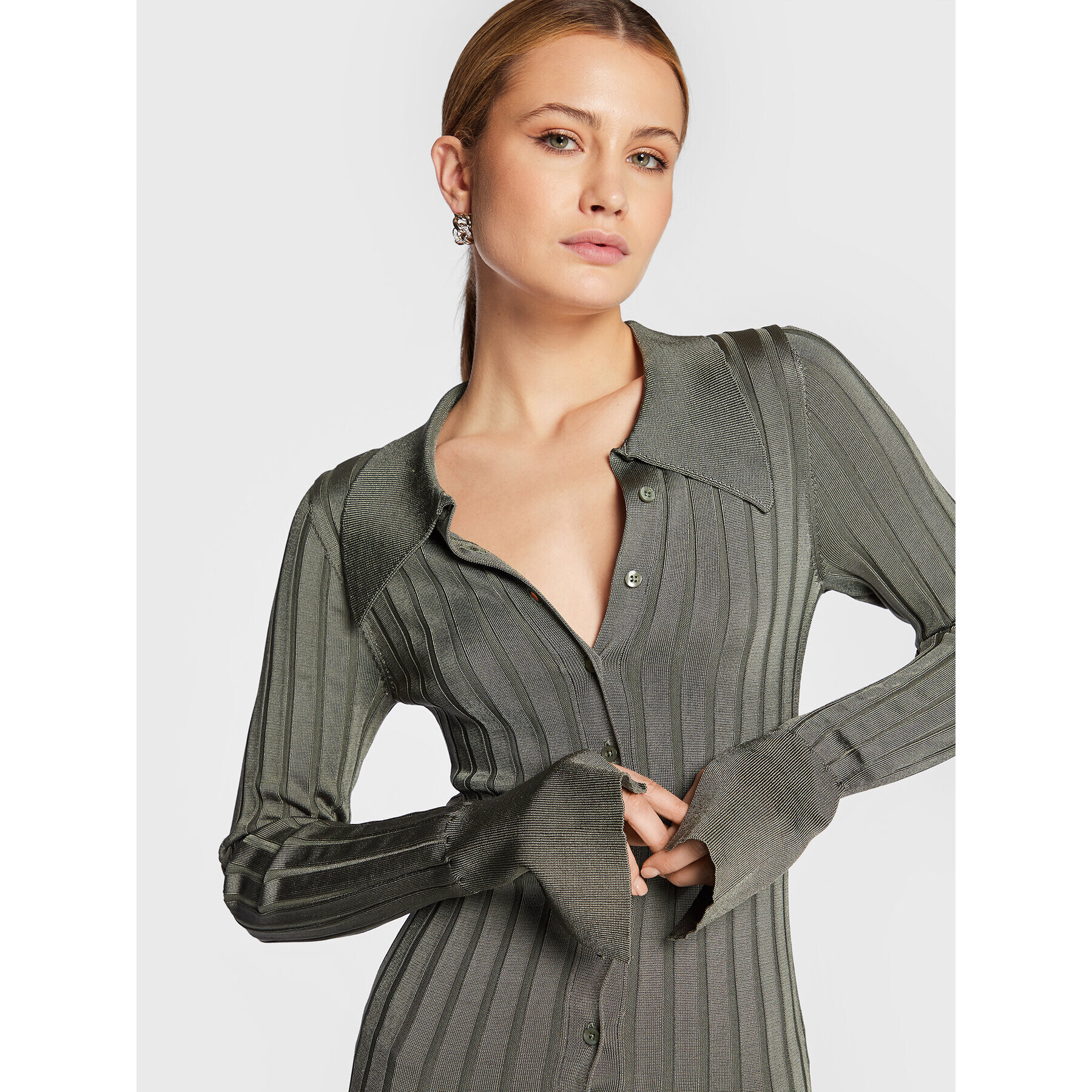 Remain Плетена рокля Lamire Knit RM1644 Зелен Regular Fit - Pepit.bg